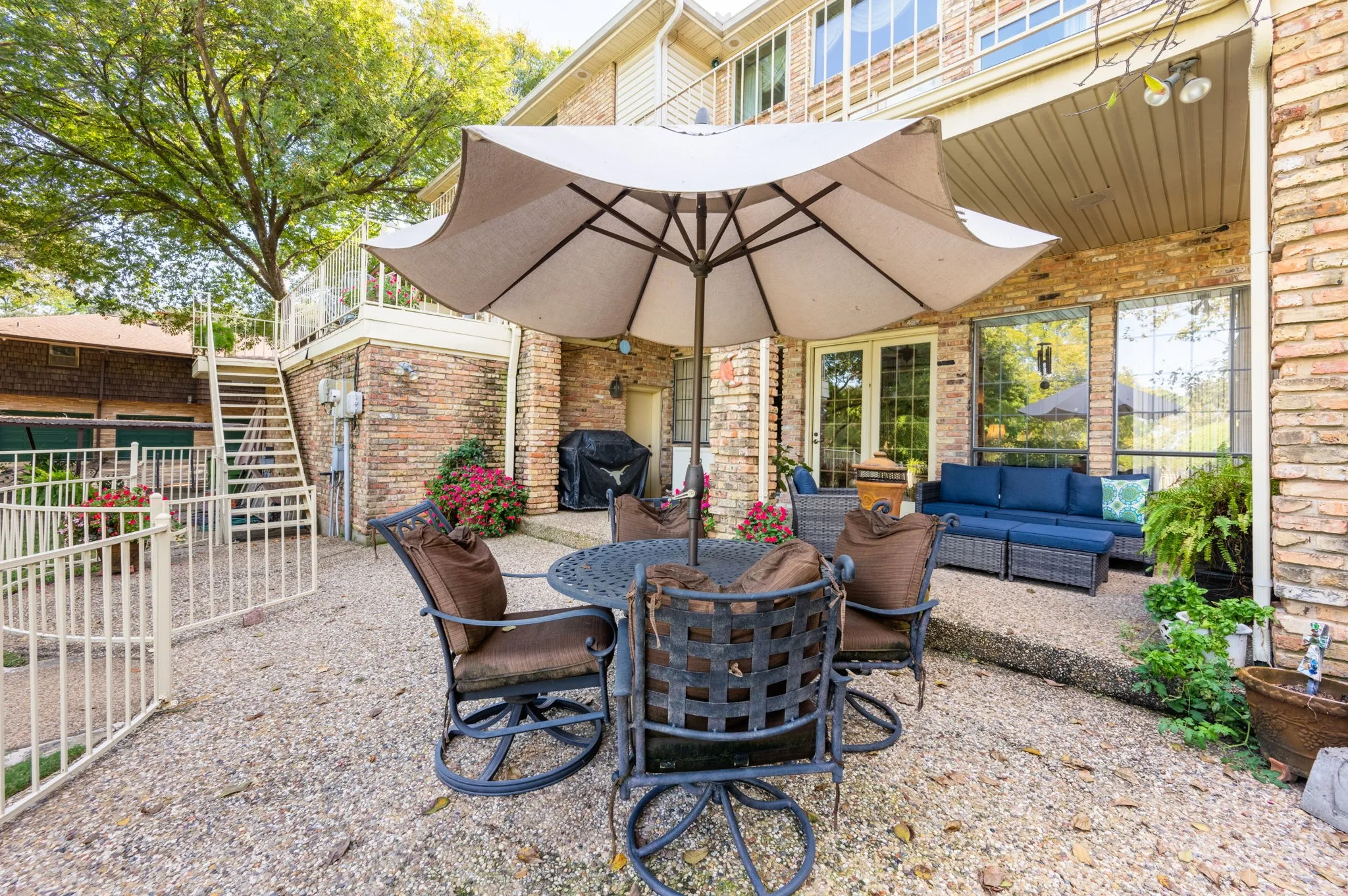 Single Family Residence For Sale in Dallas County , 3316 S Country Club Road, Garland, Texas 75043, 4 Bedroom, 5 Bathroom, 3 Garage spaces, 4,637 Sqft, built in 1984, mls#21382526, Real Estate Agent in Garland, Homes For Sale in Dallas county, Homes For Sale in Garland, Realtor in Garland Texas, Real Estate Brokerage Independent Realty Texas, Luminita Cordes Realtor