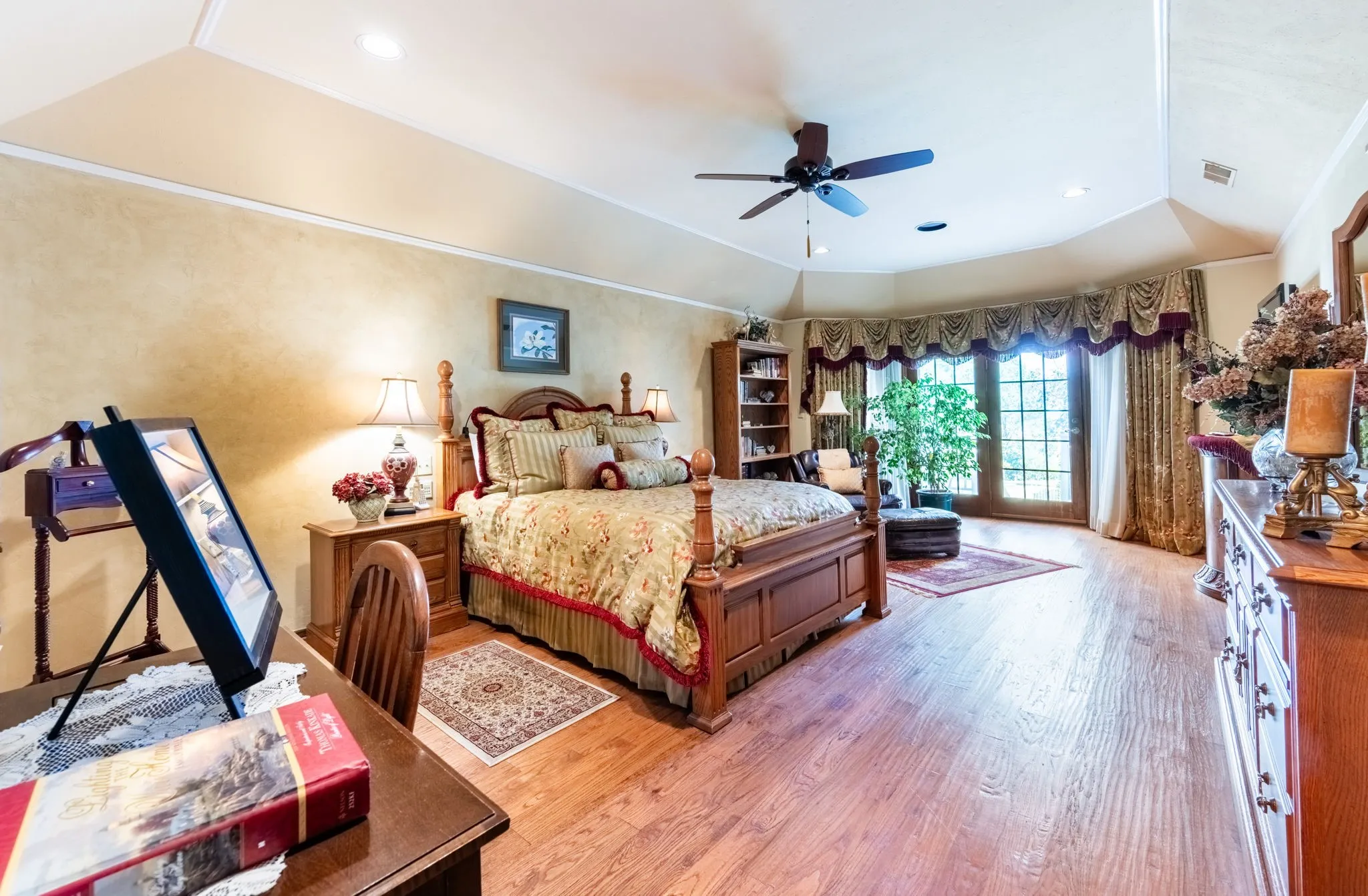 Single Family Residence For Sale in Dallas County , 3316 S Country Club Road, Garland, Texas 75043, 4 Bedroom, 5 Bathroom, 3 Garage spaces, 4,637 Sqft, built in 1984, mls#21382526, Real Estate Agent in Garland, Homes For Sale in Dallas county, Homes For Sale in Garland, Realtor in Garland Texas, Real Estate Brokerage Independent Realty Texas, Luminita Cordes Realtor
