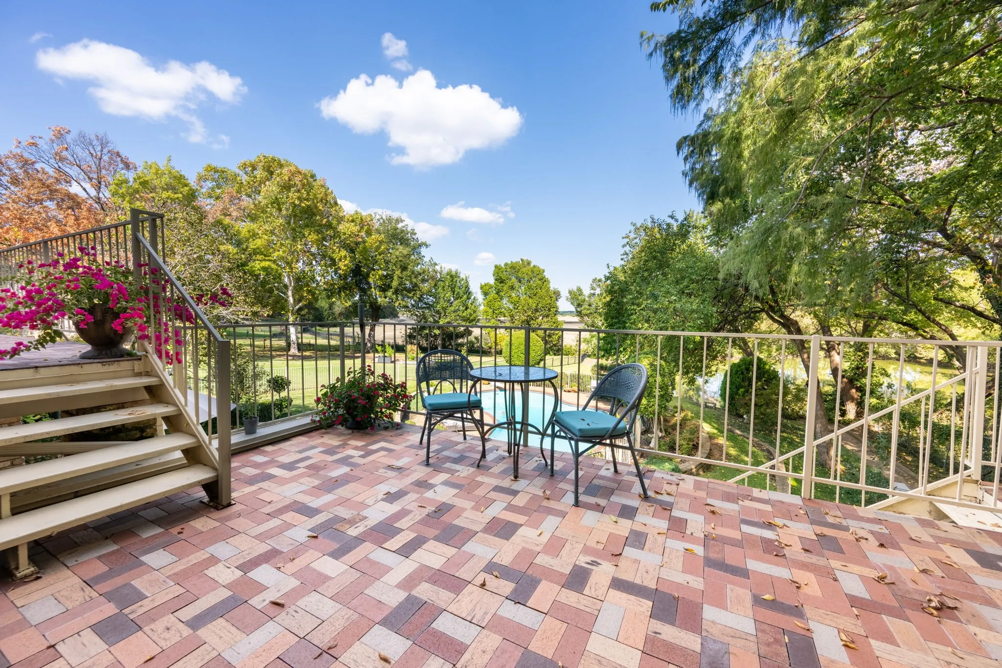 Single Family Residence For Sale in Dallas County , 3316 S Country Club Road, Garland, Texas 75043, 4 Bedroom, 5 Bathroom, 3 Garage spaces, 4,637 Sqft, built in 1984, mls#21382526, Real Estate Agent in Garland, Homes For Sale in Dallas county, Homes For Sale in Garland, Realtor in Garland Texas, Real Estate Brokerage Independent Realty Texas, Luminita Cordes Realtor