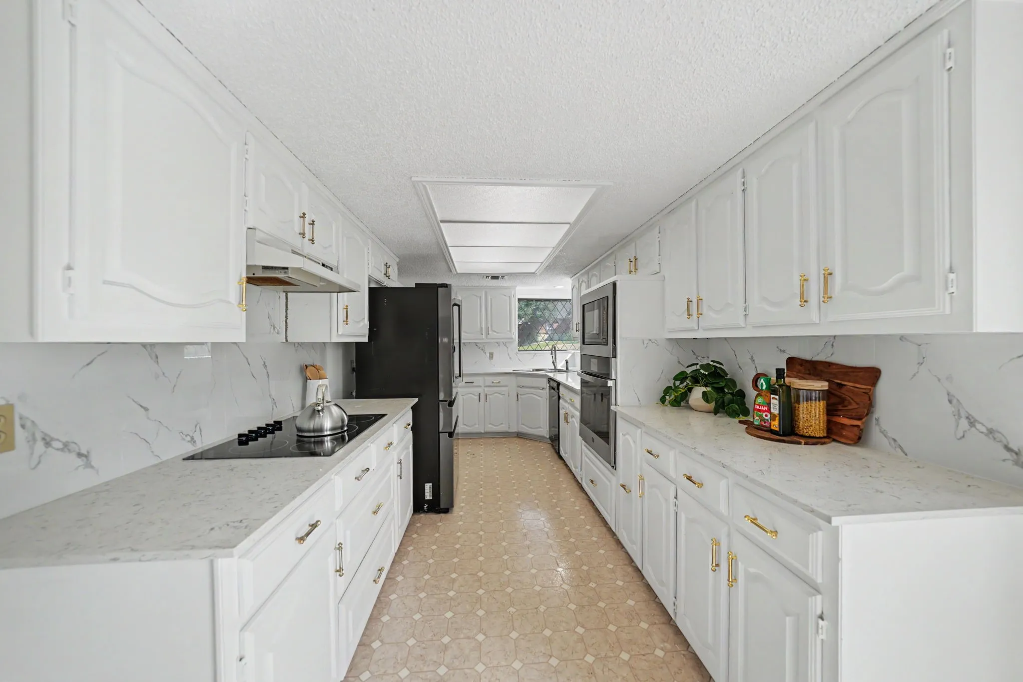 Single Family Residence For Sale in Dallas County , 1230 Lochness Lane, Garland, Texas 75044, 3 Bedroom, 2 Bathroom, 2 Garage spaces, 2,047 Sqft, built in 1986, mls#21382147, Real Estate Agent in Garland, Homes For Sale in Dallas county, Homes For Sale in Garland, Realtor in Garland Texas, Real Estate Brokerage Independent Realty Texas, Luminita Cordes Realtor