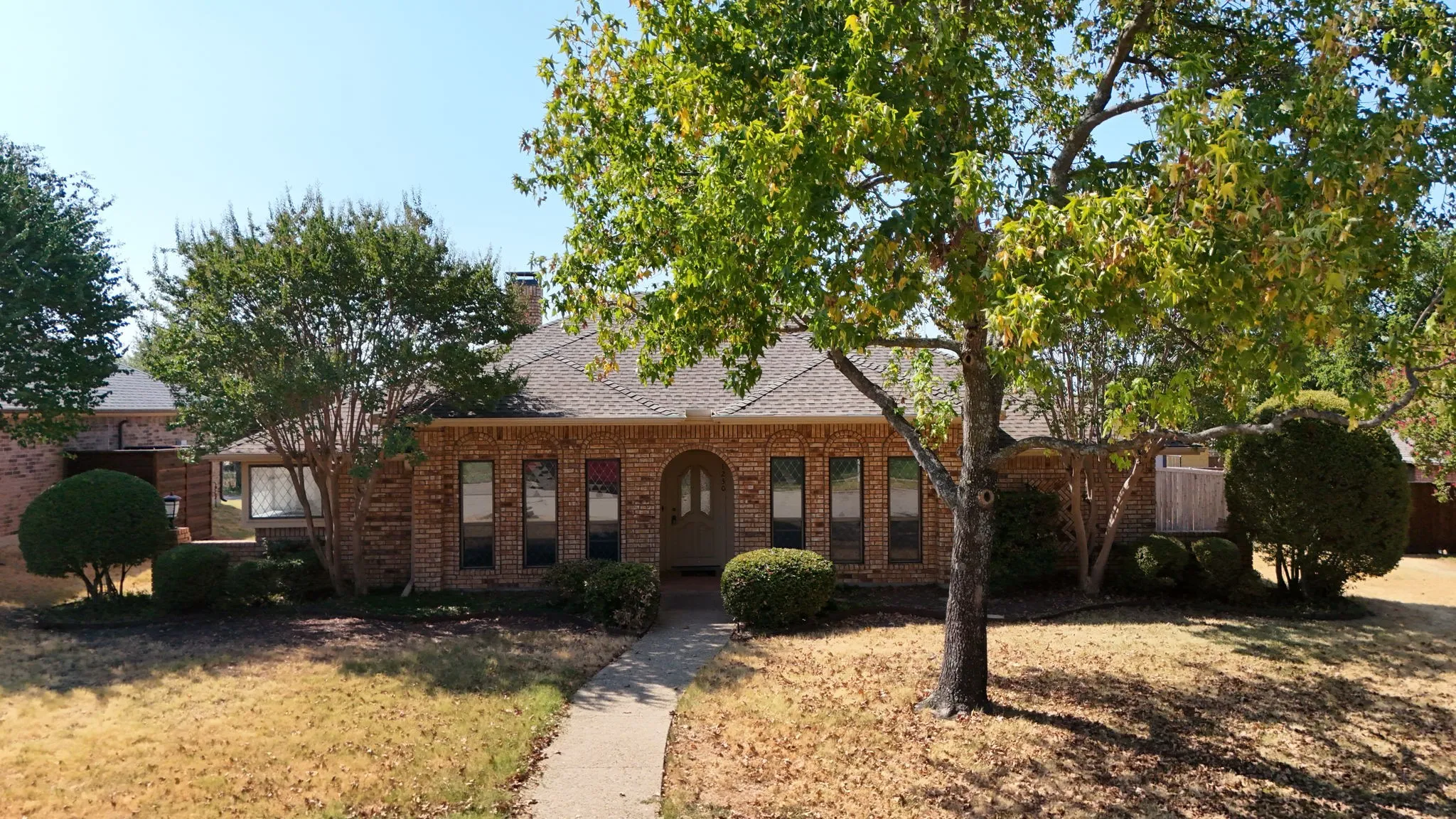 Single Family Residence For Sale in Dallas County , 1230 Lochness Lane, Garland, Texas 75044, 3 Bedroom, 2 Bathroom, 2 Garage spaces, 2,047 Sqft, built in 1986, mls#21382147, Real Estate Agent in Garland, Homes For Sale in Dallas county, Homes For Sale in Garland, Realtor in Garland Texas, Real Estate Brokerage Independent Realty Texas, Luminita Cordes Realtor