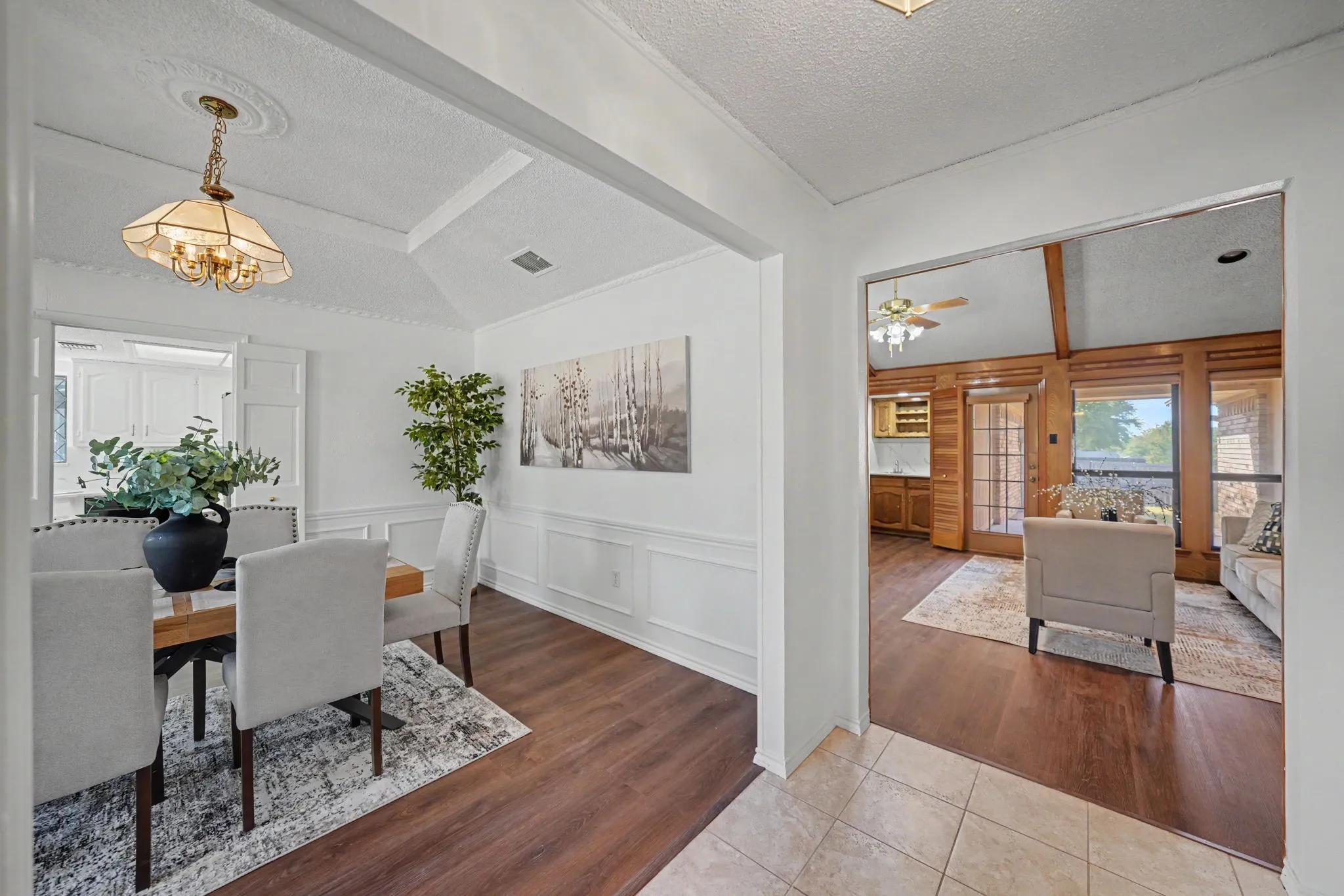 Single Family Residence For Sale in Dallas County , 1230 Lochness Lane, Garland, Texas 75044, 3 Bedroom, 2 Bathroom, 2 Garage spaces, 2,047 Sqft, built in 1986, mls#21382147, Real Estate Agent in Garland, Homes For Sale in Dallas county, Homes For Sale in Garland, Realtor in Garland Texas, Real Estate Brokerage Independent Realty Texas, Luminita Cordes Realtor
