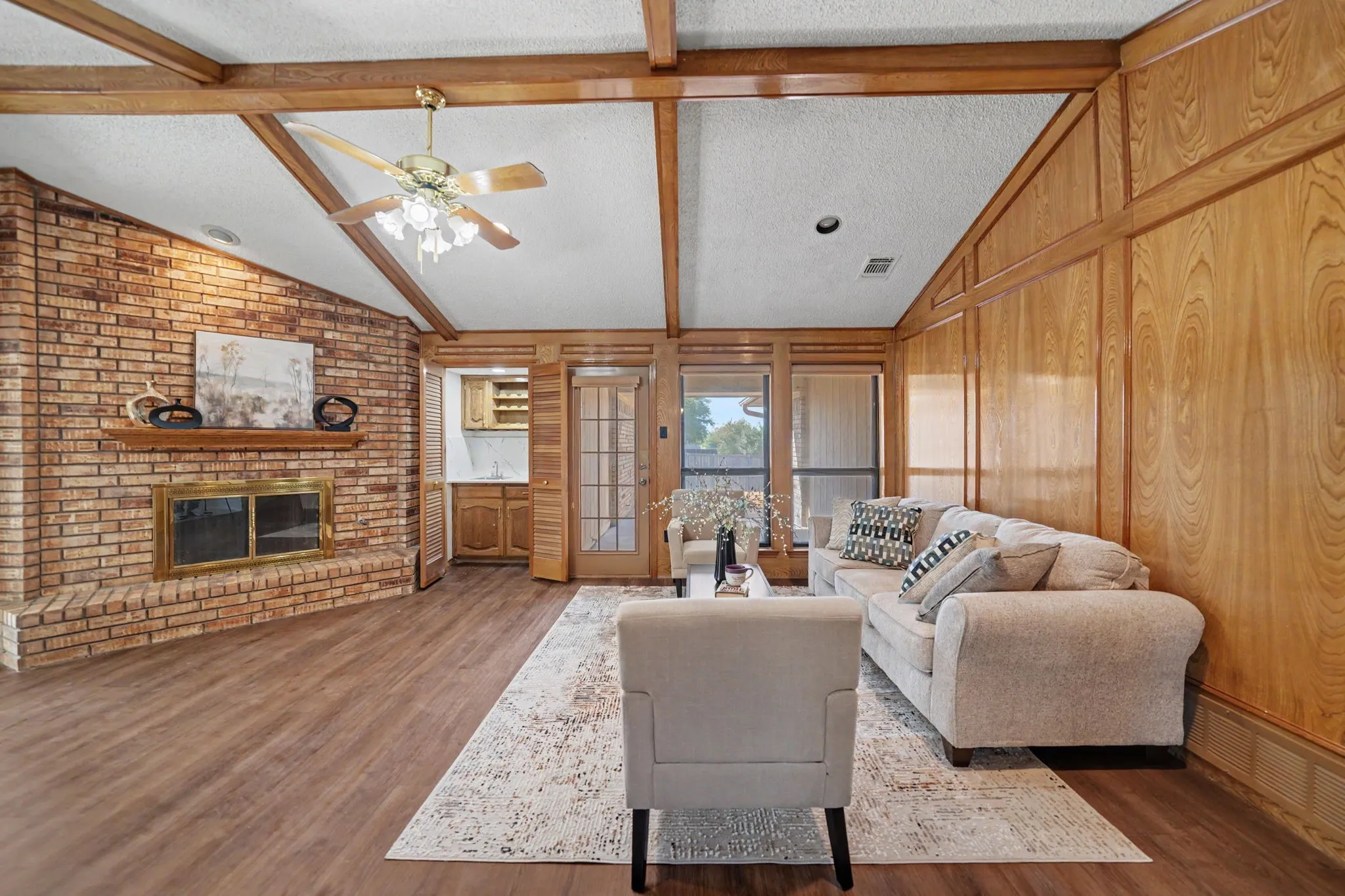 Single Family Residence For Sale in Dallas County , 1230 Lochness Lane, Garland, Texas 75044, 3 Bedroom, 2 Bathroom, 2 Garage spaces, 2,047 Sqft, built in 1986, mls#21382147, Real Estate Agent in Garland, Homes For Sale in Dallas county, Homes For Sale in Garland, Realtor in Garland Texas, Real Estate Brokerage Independent Realty Texas, Luminita Cordes Realtor