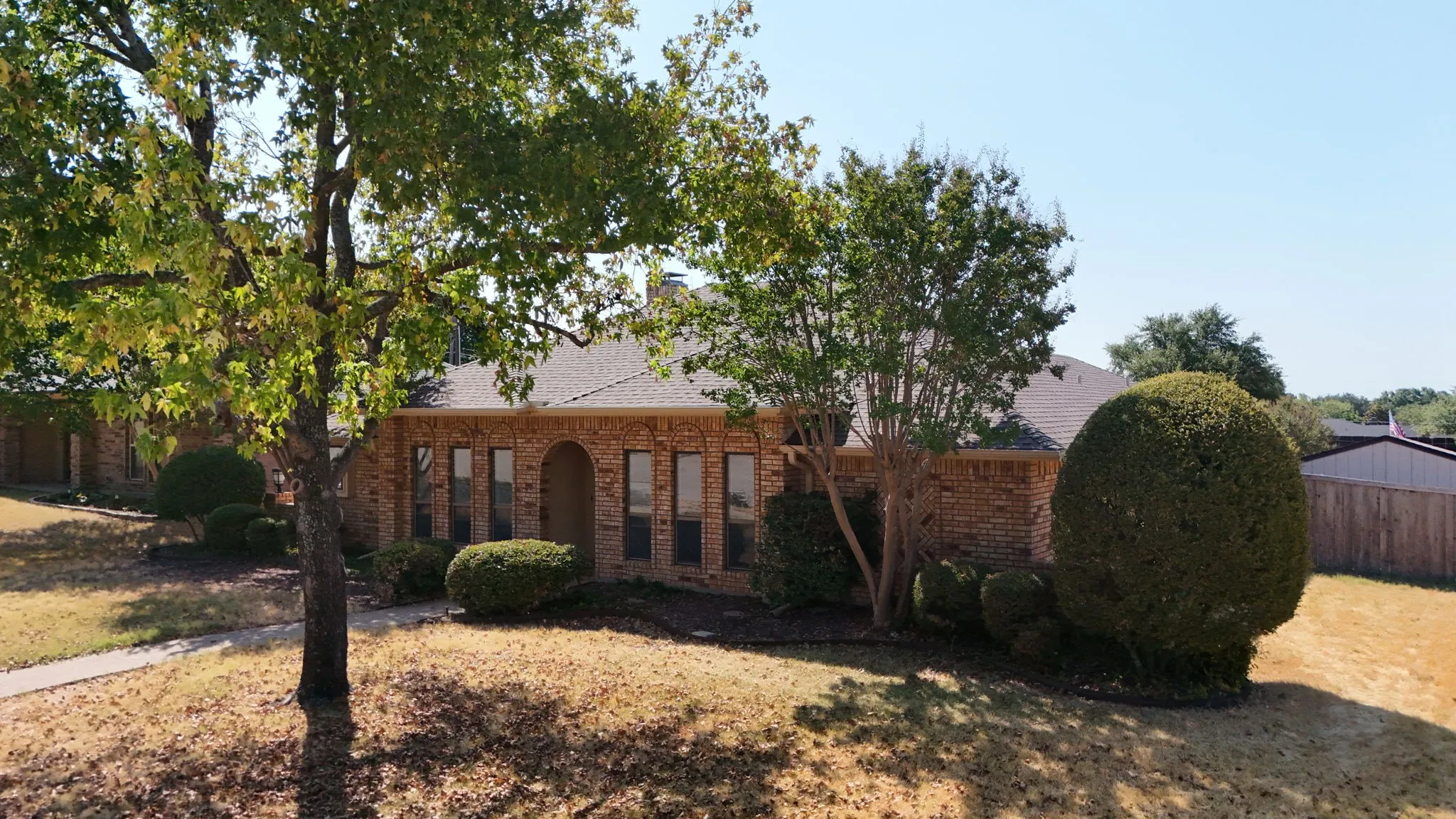 Single Family Residence For Sale in Dallas County , 1230 Lochness Lane, Garland, Texas 75044, 3 Bedroom, 2 Bathroom, 2 Garage spaces, 2,047 Sqft, built in 1986, mls#21382147, Real Estate Agent in Garland, Homes For Sale in Dallas county, Homes For Sale in Garland, Realtor in Garland Texas, Real Estate Brokerage Independent Realty Texas, Luminita Cordes Realtor