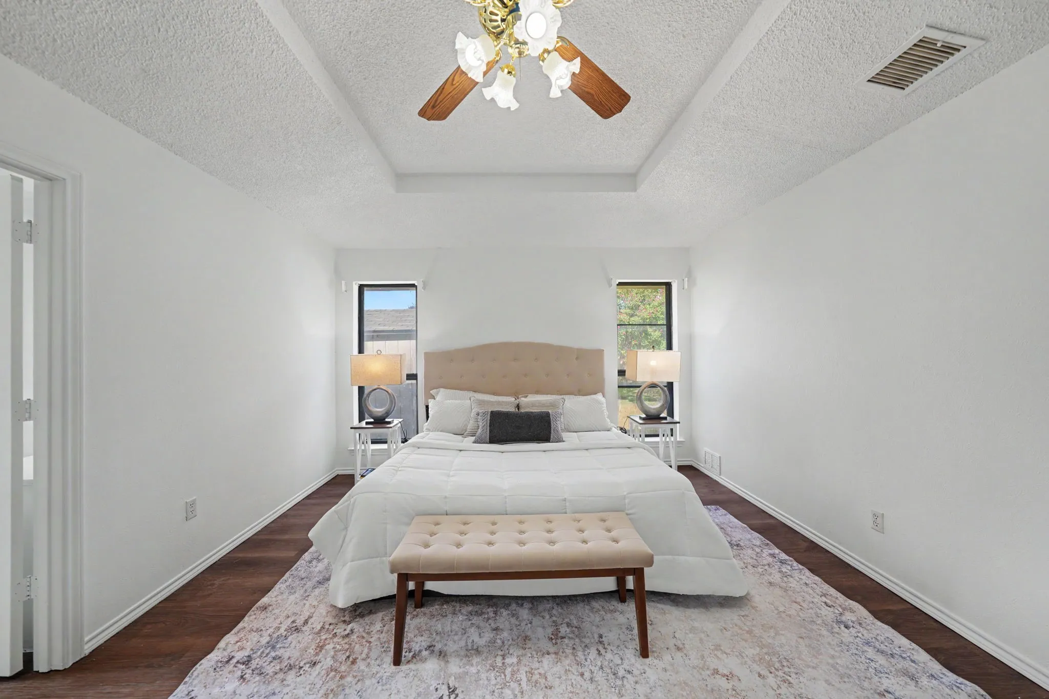 Single Family Residence For Sale in Dallas County , 1230 Lochness Lane, Garland, Texas 75044, 3 Bedroom, 2 Bathroom, 2 Garage spaces, 2,047 Sqft, built in 1986, mls#21382147, Real Estate Agent in Garland, Homes For Sale in Dallas county, Homes For Sale in Garland, Realtor in Garland Texas, Real Estate Brokerage Independent Realty Texas, Luminita Cordes Realtor