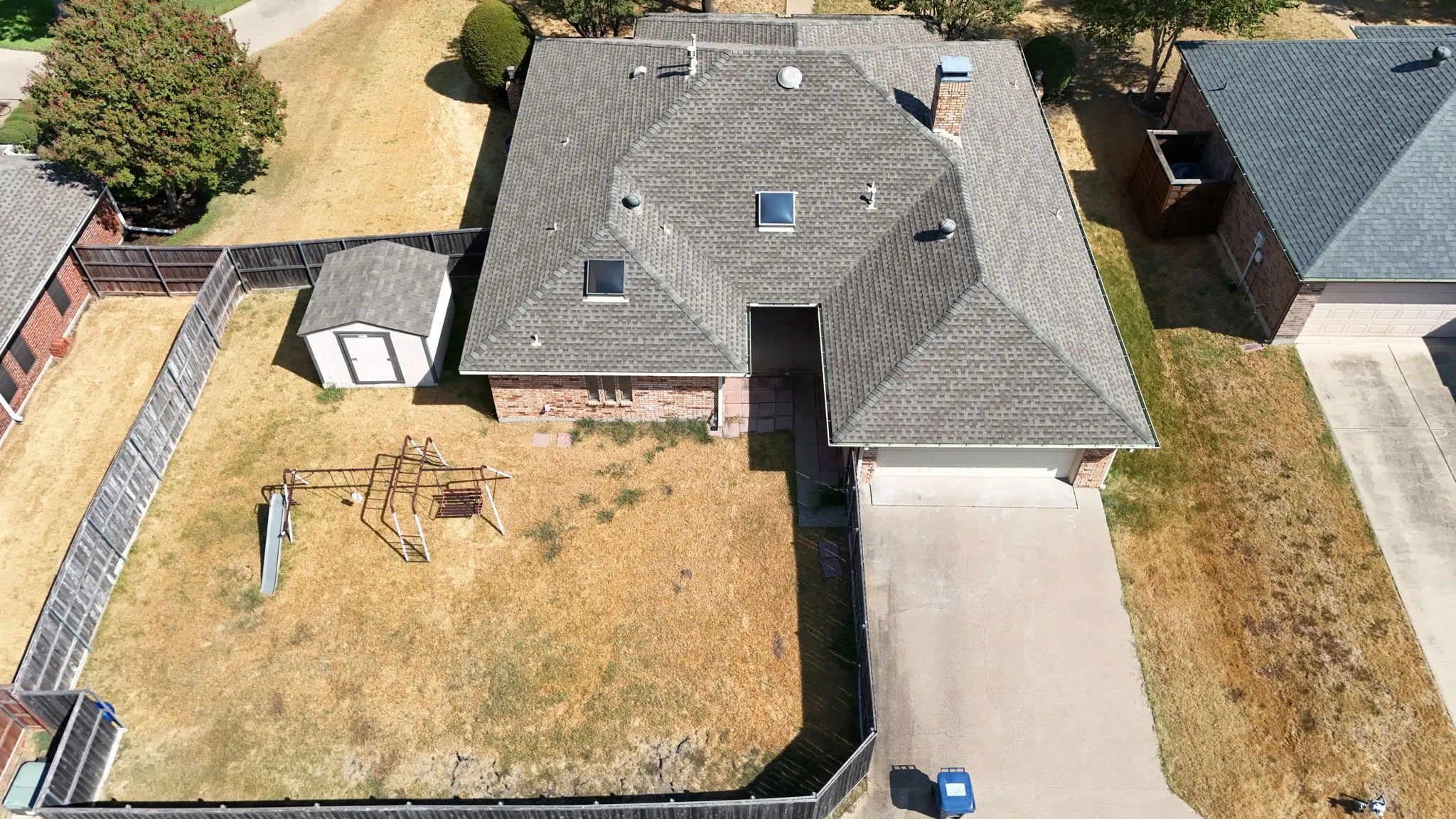 Single Family Residence For Sale in Dallas County , 1230 Lochness Lane, Garland, Texas 75044, 3 Bedroom, 2 Bathroom, 2 Garage spaces, 2,047 Sqft, built in 1986, mls#21382147, Real Estate Agent in Garland, Homes For Sale in Dallas county, Homes For Sale in Garland, Realtor in Garland Texas, Real Estate Brokerage Independent Realty Texas, Luminita Cordes Realtor