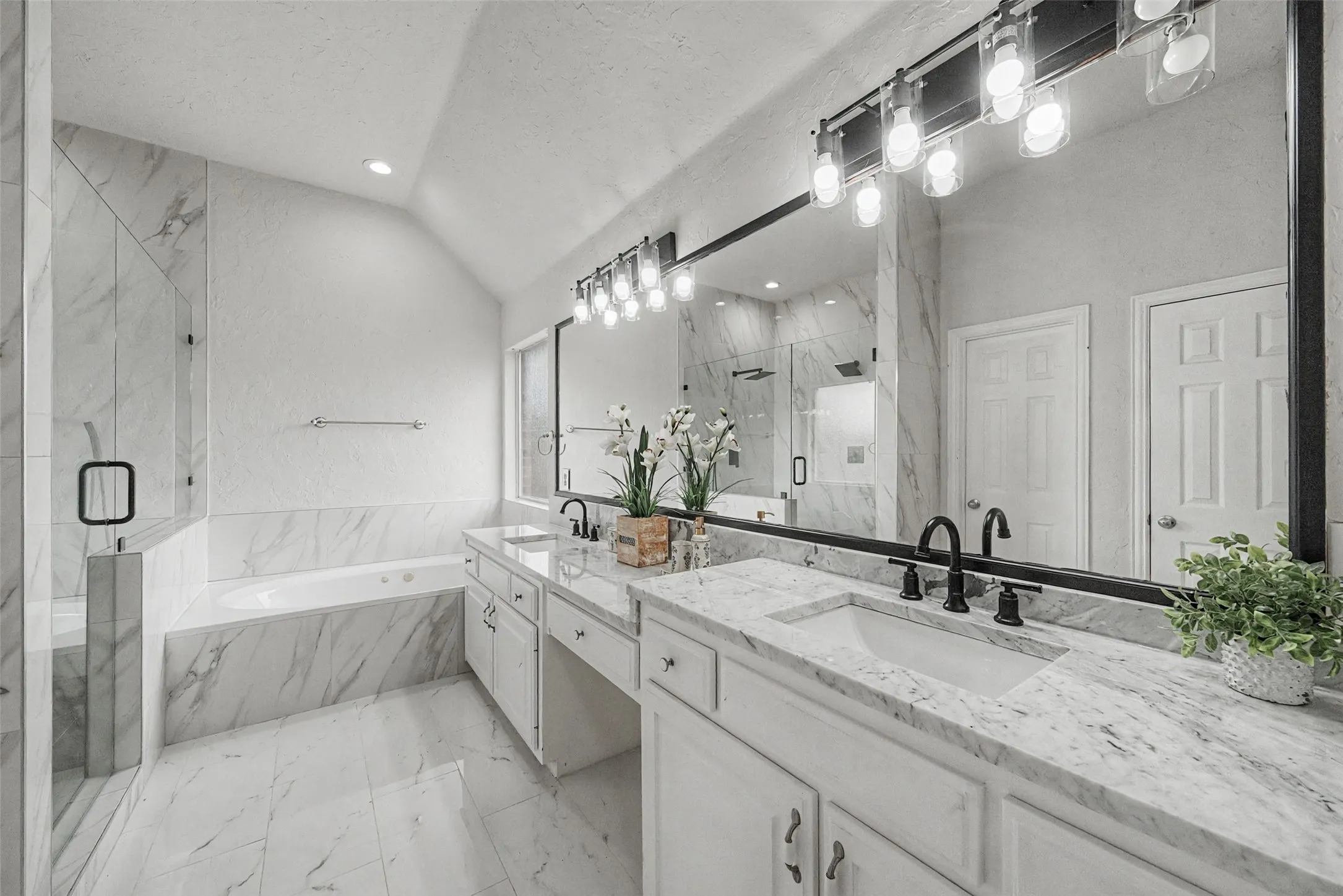 Single Family Residence For Sale in Denton County , 2100 Copperfield Court, Frisco, Texas 75036, 4 Bedroom, 3 Bathroom, 3 Garage spaces, 4,152 Sqft, built in 1999, mls#21369997, Real Estate Agent in Frisco, Homes For Sale in Denton county, Homes For Sale in Frisco, Realtor in Frisco Texas, Real Estate Brokerage Independent Realty Texas, Luminita Cordes Realtor