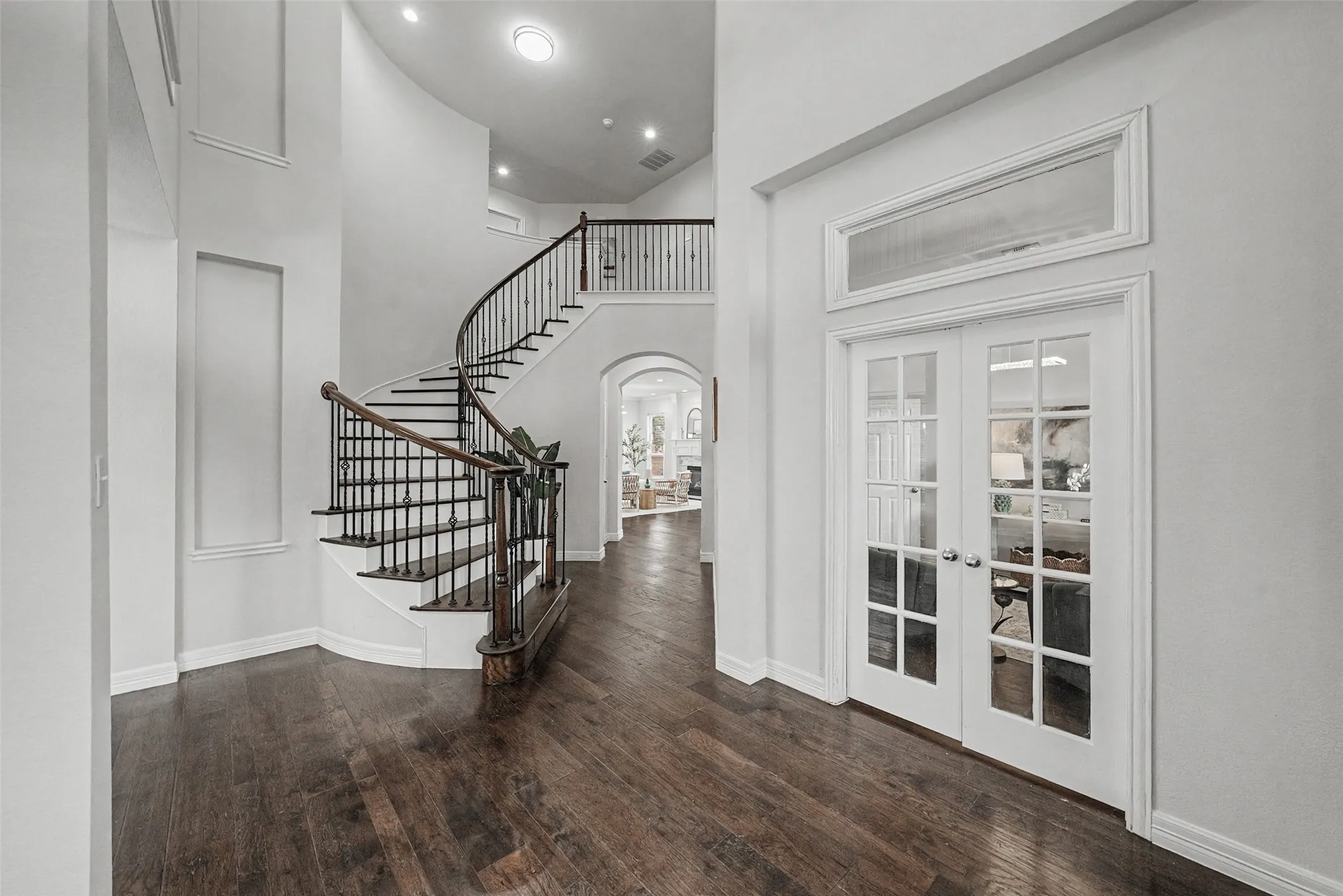 Single Family Residence For Sale in Denton County , 2100 Copperfield Court, Frisco, Texas 75036, 4 Bedroom, 3 Bathroom, 3 Garage spaces, 4,152 Sqft, built in 1999, mls#21369997, Real Estate Agent in Frisco, Homes For Sale in Denton county, Homes For Sale in Frisco, Realtor in Frisco Texas, Real Estate Brokerage Independent Realty Texas, Luminita Cordes Realtor