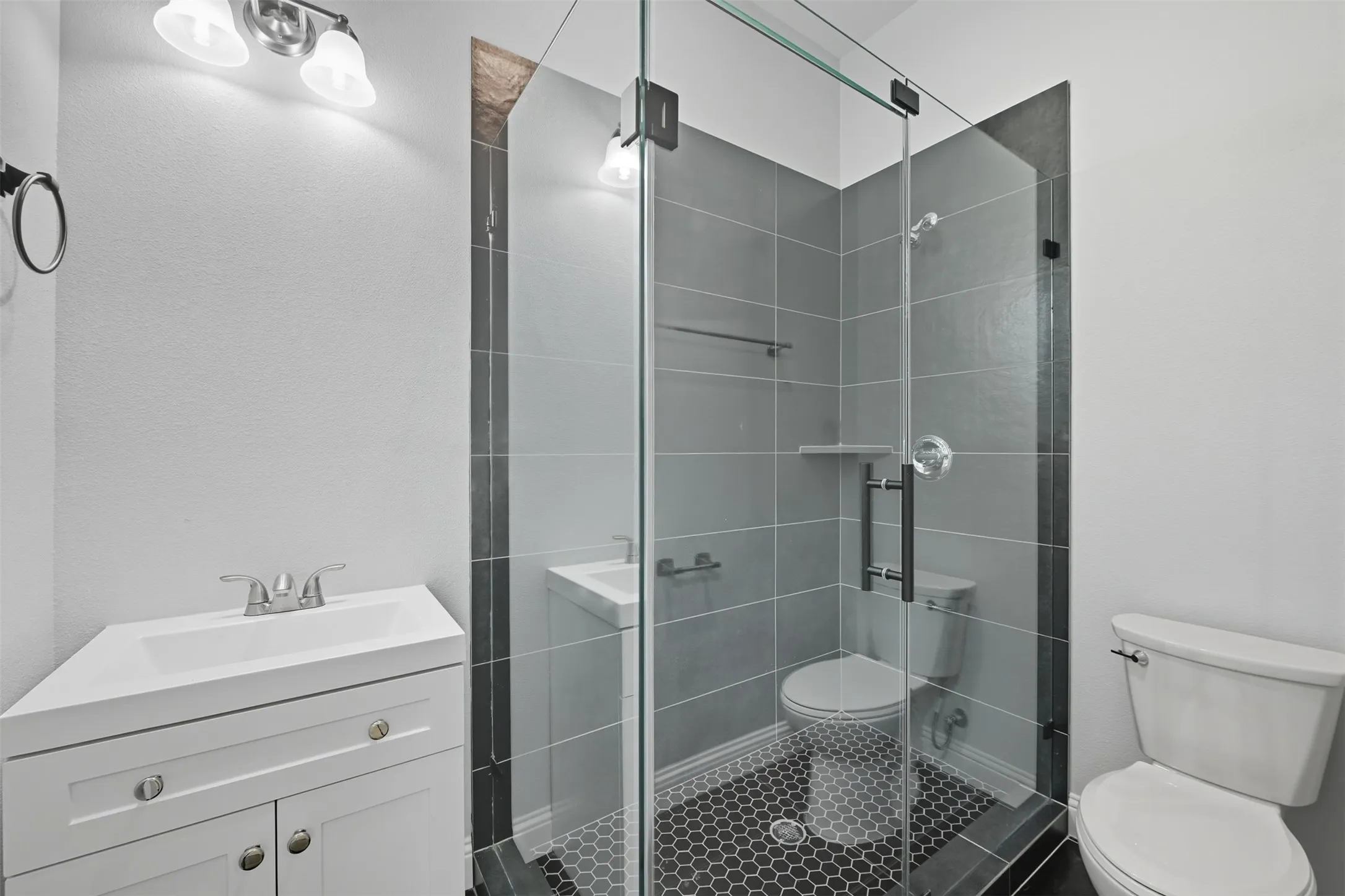 Single Family Residence For Sale in Tarrant County , 914 E Tucker Street, Fort Worth, Texas 76104, 2 Bedroom, 2 Bathroom, Garage spaces, 1,219 Sqft, built in 2025, mls#21382859, Real Estate Agent in Fort Worth, Homes For Sale in Tarrant county, Homes For Sale in Fort Worth, Realtor in Fort Worth Texas, Real Estate Brokerage Independent Realty Texas, Luminita Cordes Realtor