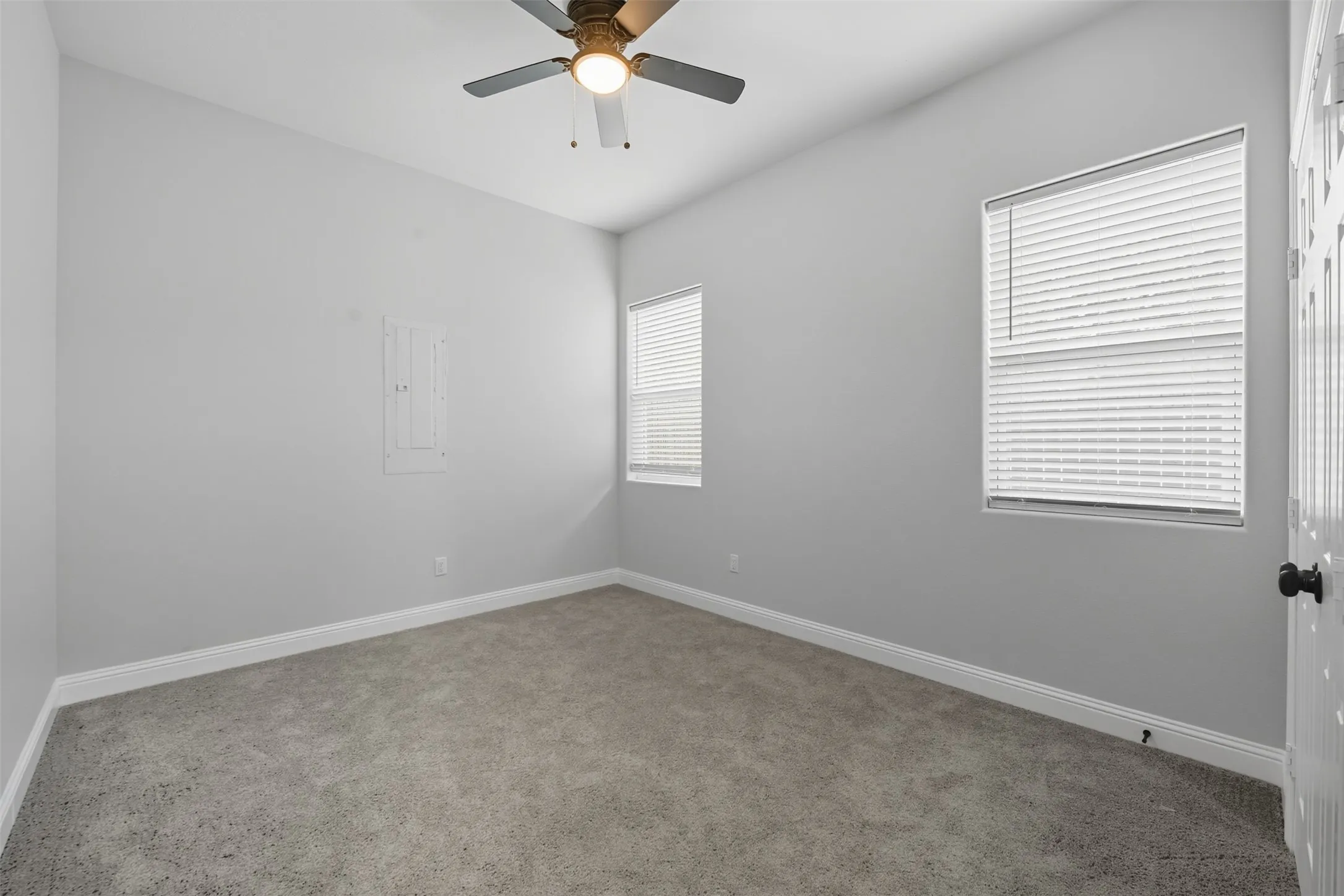 Single Family Residence For Sale in Tarrant County , 914 E Tucker Street, Fort Worth, Texas 76104, 2 Bedroom, 2 Bathroom, Garage spaces, 1,219 Sqft, built in 2025, mls#21382859, Real Estate Agent in Fort Worth, Homes For Sale in Tarrant county, Homes For Sale in Fort Worth, Realtor in Fort Worth Texas, Real Estate Brokerage Independent Realty Texas, Luminita Cordes Realtor