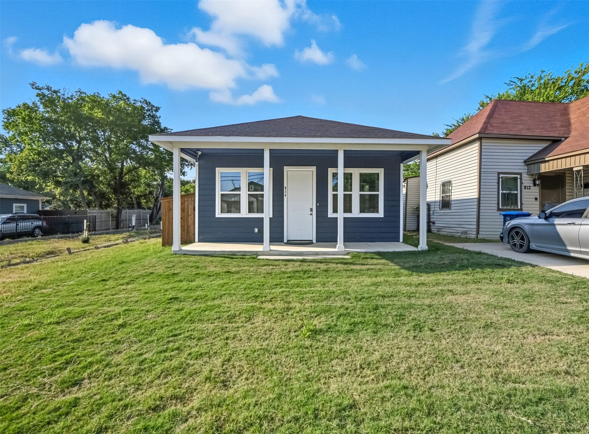 Single Family Residence For Sale in Tarrant County , 914 E Tucker Street, Fort Worth, Texas 76104, 2 Bedroom, 2 Bathroom, Garage spaces, 1,219 Sqft, built in 2025, mls#21382859, Real Estate Agent in Fort Worth, Homes For Sale in Tarrant county, Homes For Sale in Fort Worth, Realtor in Fort Worth Texas, Real Estate Brokerage Independent Realty Texas, Luminita Cordes Realtor