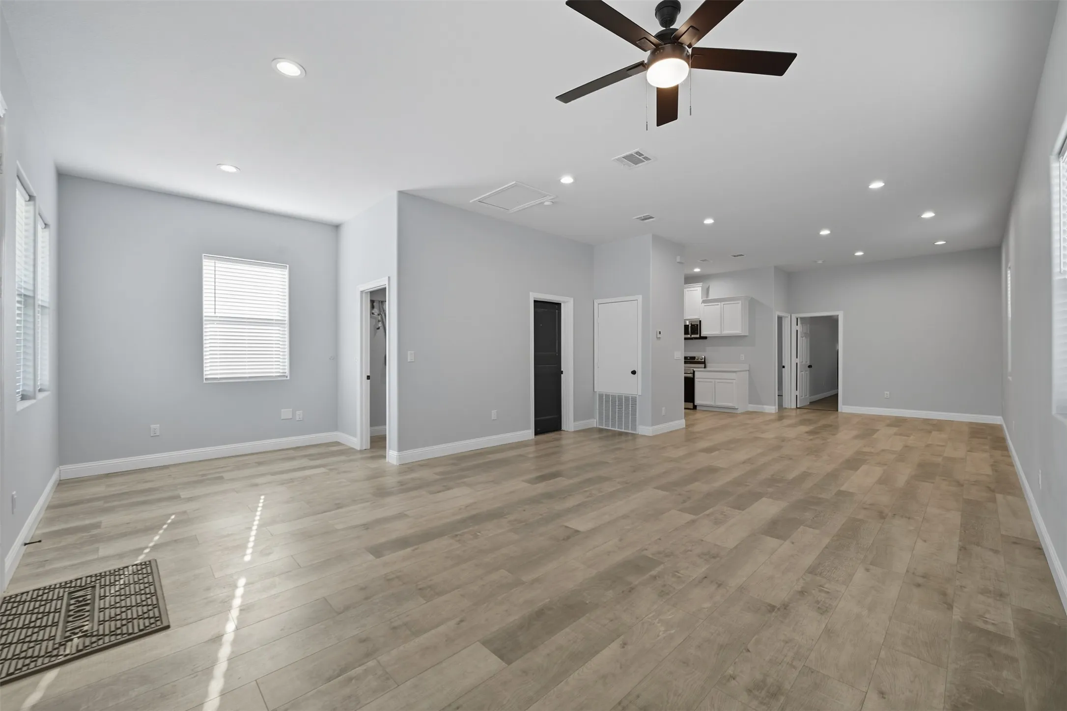 Single Family Residence For Sale in Tarrant County , 914 E Tucker Street, Fort Worth, Texas 76104, 2 Bedroom, 2 Bathroom, Garage spaces, 1,219 Sqft, built in 2025, mls#21382859, Real Estate Agent in Fort Worth, Homes For Sale in Tarrant county, Homes For Sale in Fort Worth, Realtor in Fort Worth Texas, Real Estate Brokerage Independent Realty Texas, Luminita Cordes Realtor