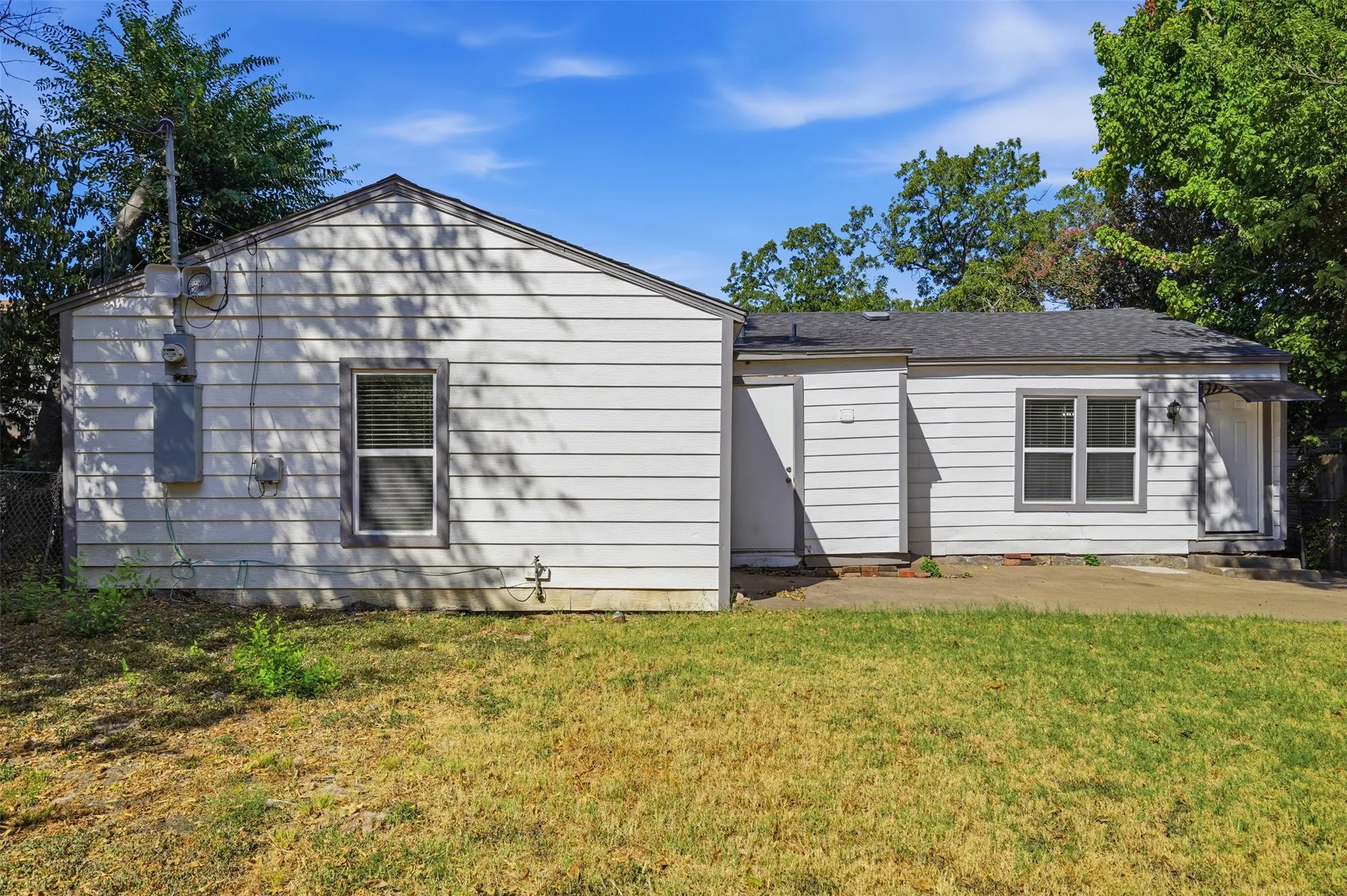 Single Family Residence For Sale in Tarrant County , 4601 Harwen Terrace, Fort Worth, Texas 76133, 4 Bedroom, 2 Bathroom, Garage spaces, 1,515 Sqft, built in 1952, mls#21381545, Real Estate Agent in Fort Worth, Homes For Sale in Tarrant county, Homes For Sale in Fort Worth, Realtor in Fort Worth Texas, Real Estate Brokerage Independent Realty Texas, Luminita Cordes Realtor