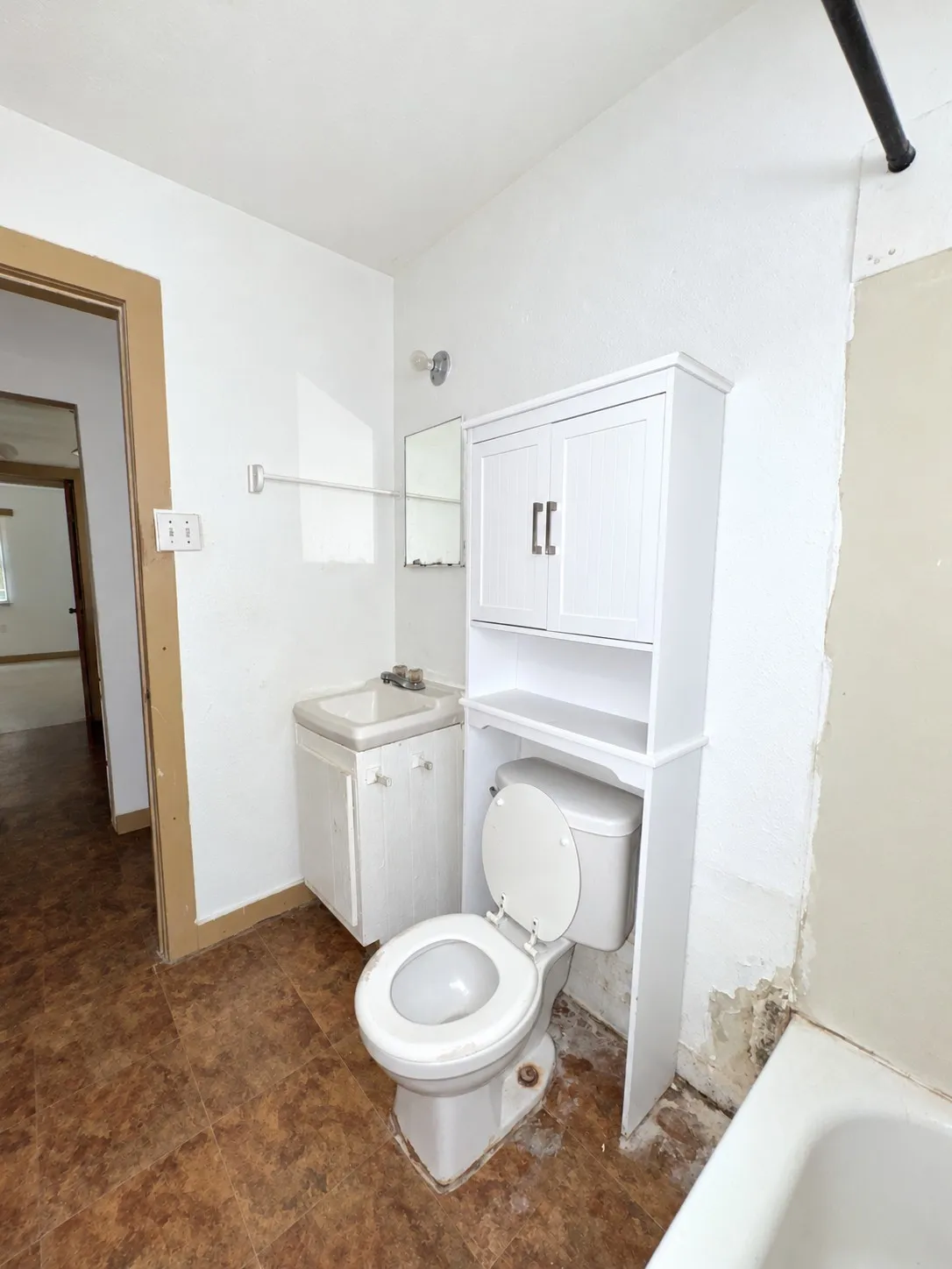 Single Family Residence For Sale in Ellis County , 107 W College Street, Milford, Texas 76670, 2 Bedroom, 1 Bathroom, Garage spaces, 696 Sqft, built in 2004, mls#21382495, Real Estate Agent in Milford, Homes For Sale in Ellis county, Homes For Sale in Milford, Realtor in Milford Texas, Real Estate Brokerage Independent Realty Texas, Luminita Cordes Realtor