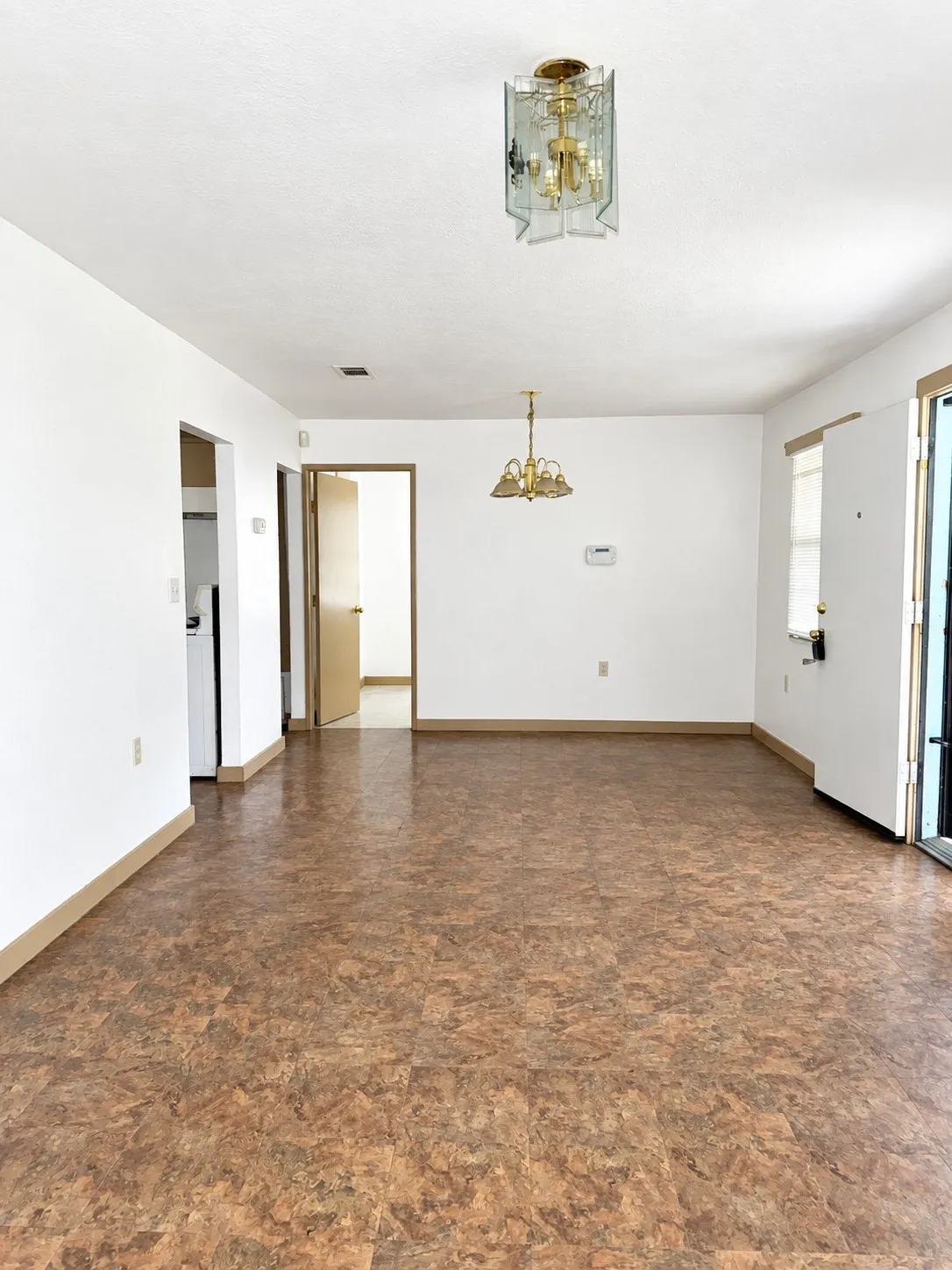 Single Family Residence For Sale in Ellis County , 107 W College Street, Milford, Texas 76670, 2 Bedroom, 1 Bathroom, Garage spaces, 696 Sqft, built in 2004, mls#21382495, Real Estate Agent in Milford, Homes For Sale in Ellis county, Homes For Sale in Milford, Realtor in Milford Texas, Real Estate Brokerage Independent Realty Texas, Luminita Cordes Realtor