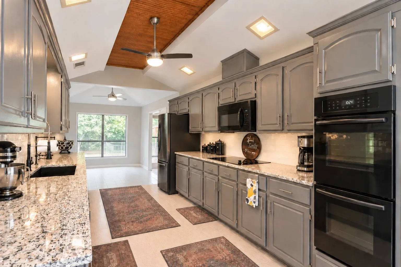 Single Family Residence For Sale in Dallas County , 1405 Hattiesburg Lane, Garland, Texas 75044, 4 Bedroom, 3 Bathroom, 3 Garage spaces, 2,685 Sqft, built in 1983, mls#21376712, Real Estate Agent in Garland, Homes For Sale in Dallas county, Homes For Sale in Garland, Realtor in Garland Texas, Real Estate Brokerage Independent Realty Texas, Luminita Cordes Realtor