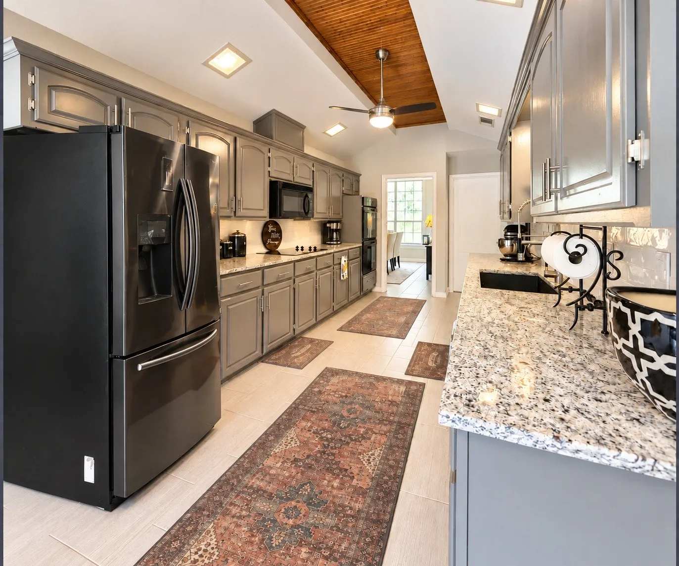 Single Family Residence For Sale in Dallas County , 1405 Hattiesburg Lane, Garland, Texas 75044, 4 Bedroom, 3 Bathroom, 3 Garage spaces, 2,685 Sqft, built in 1983, mls#21376712, Real Estate Agent in Garland, Homes For Sale in Dallas county, Homes For Sale in Garland, Realtor in Garland Texas, Real Estate Brokerage Independent Realty Texas, Luminita Cordes Realtor