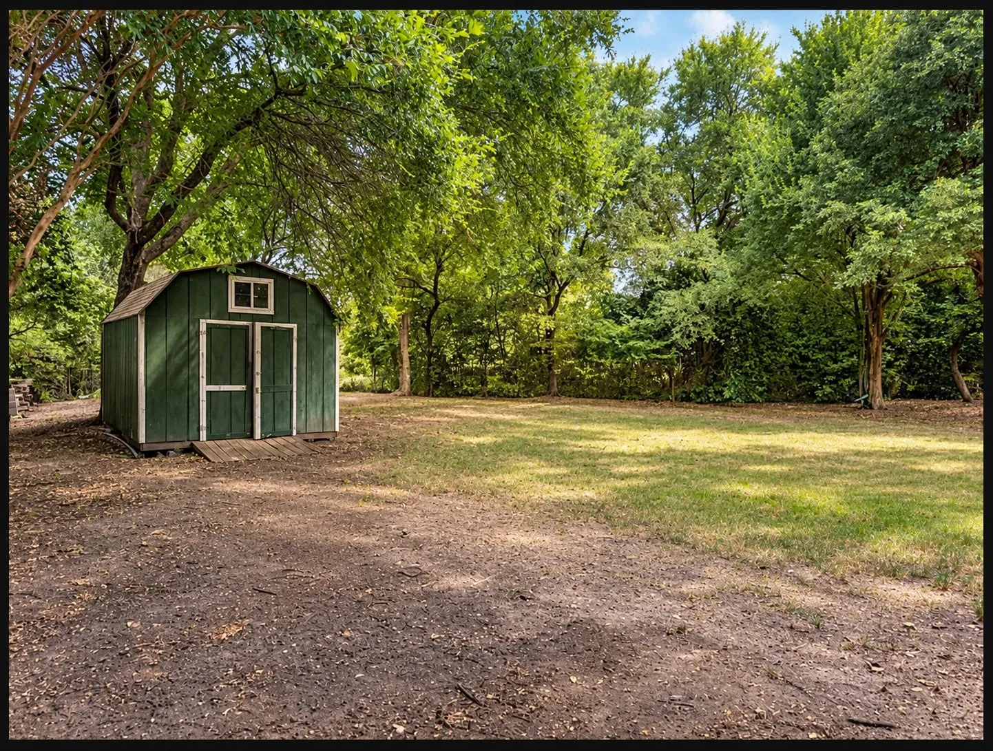 Single Family Residence For Sale in Dallas County , 1405 Hattiesburg Lane, Garland, Texas 75044, 4 Bedroom, 3 Bathroom, 3 Garage spaces, 2,685 Sqft, built in 1983, mls#21376712, Real Estate Agent in Garland, Homes For Sale in Dallas county, Homes For Sale in Garland, Realtor in Garland Texas, Real Estate Brokerage Independent Realty Texas, Luminita Cordes Realtor