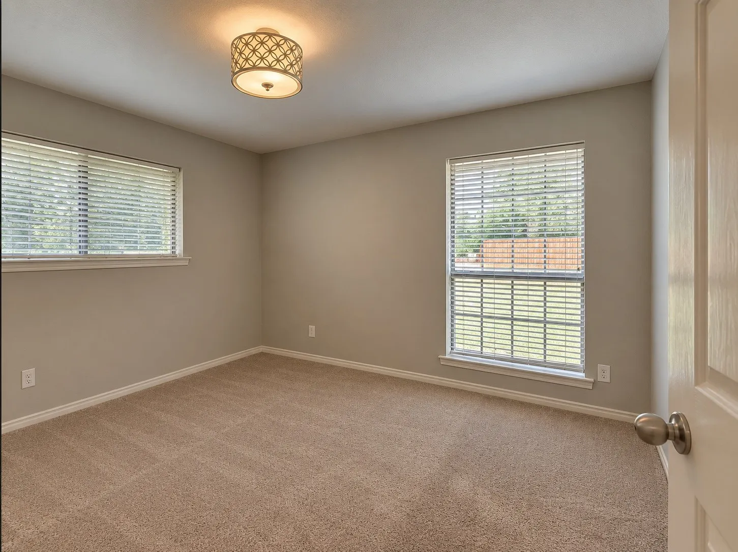 Single Family Residence For Sale in Dallas County , 1405 Hattiesburg Lane, Garland, Texas 75044, 4 Bedroom, 3 Bathroom, 3 Garage spaces, 2,685 Sqft, built in 1983, mls#21376712, Real Estate Agent in Garland, Homes For Sale in Dallas county, Homes For Sale in Garland, Realtor in Garland Texas, Real Estate Brokerage Independent Realty Texas, Luminita Cordes Realtor