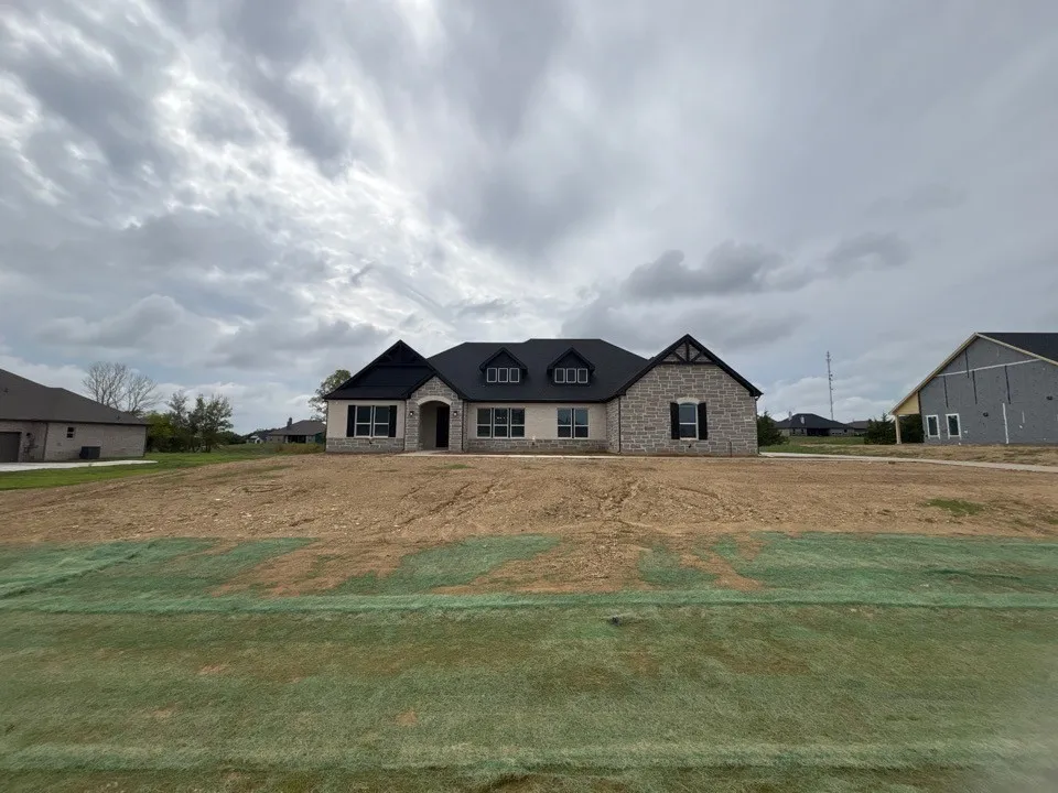 Single Family Residence For Sale in Grayson County , 912 Creekview Whites Road, Van Alstyne, Texas 75495, 4 Bedroom, 3 Bathroom, 3 Garage spaces, 3,497 Sqft, built in 2026, mls#21380292, Real Estate Agent in Van Alstyne, Homes For Sale in Grayson county, Homes For Sale in Van Alstyne, Realtor in Van Alstyne Texas, Real Estate Brokerage Independent Realty Texas, Luminita Cordes Realtor