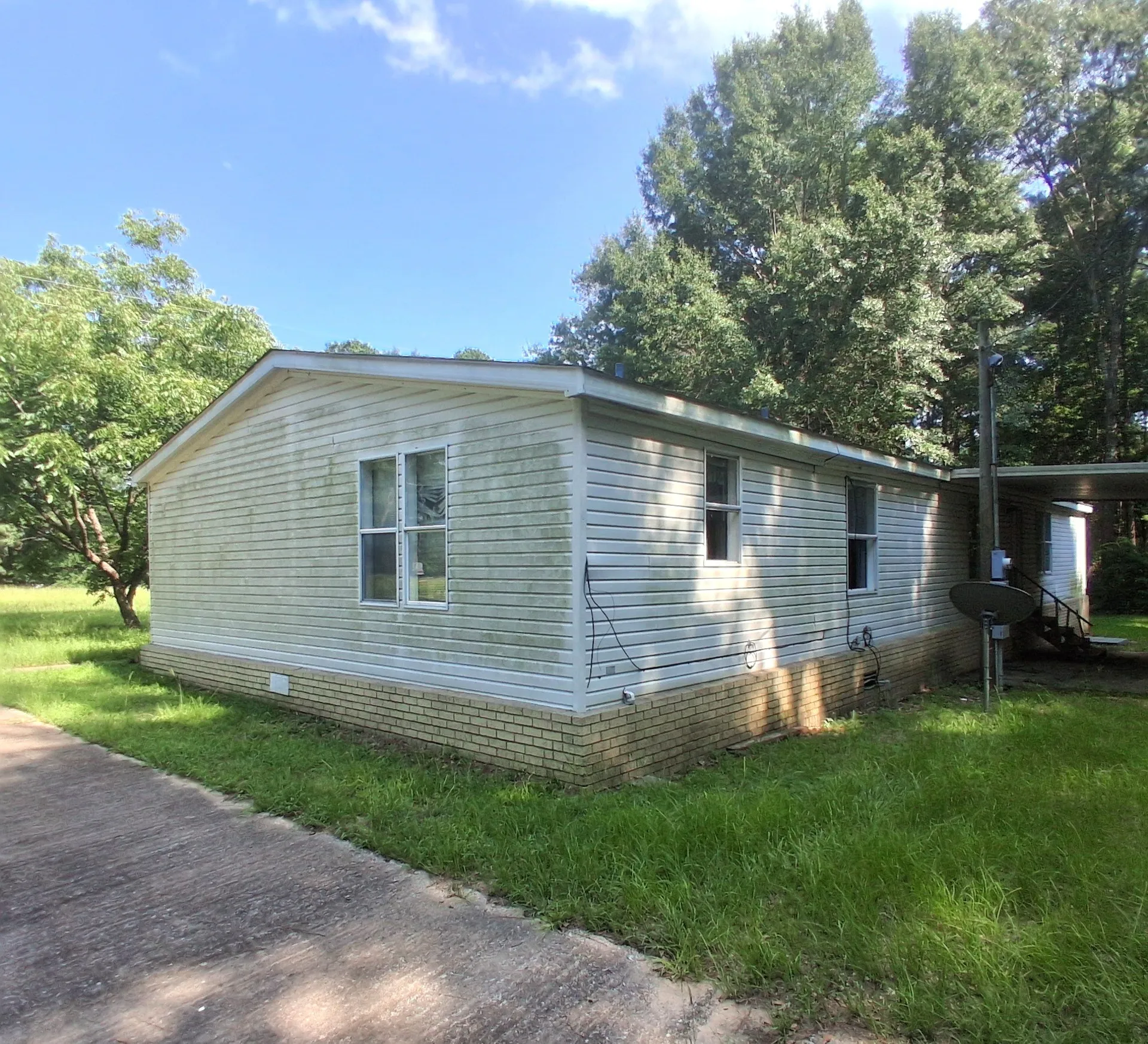 Single Family Residence For Sale in Gregg County , 4207 State Highway 42, Kilgore, Texas 75662, 3 Bedroom, 2 Bathroom, Garage spaces, 1,848 Sqft, built in 1997, mls#21382355, Real Estate Agent in Kilgore, Homes For Sale in Gregg county, Homes For Sale in Kilgore, Realtor in Kilgore Texas, Real Estate Brokerage Independent Realty Texas, Luminita Cordes Realtor