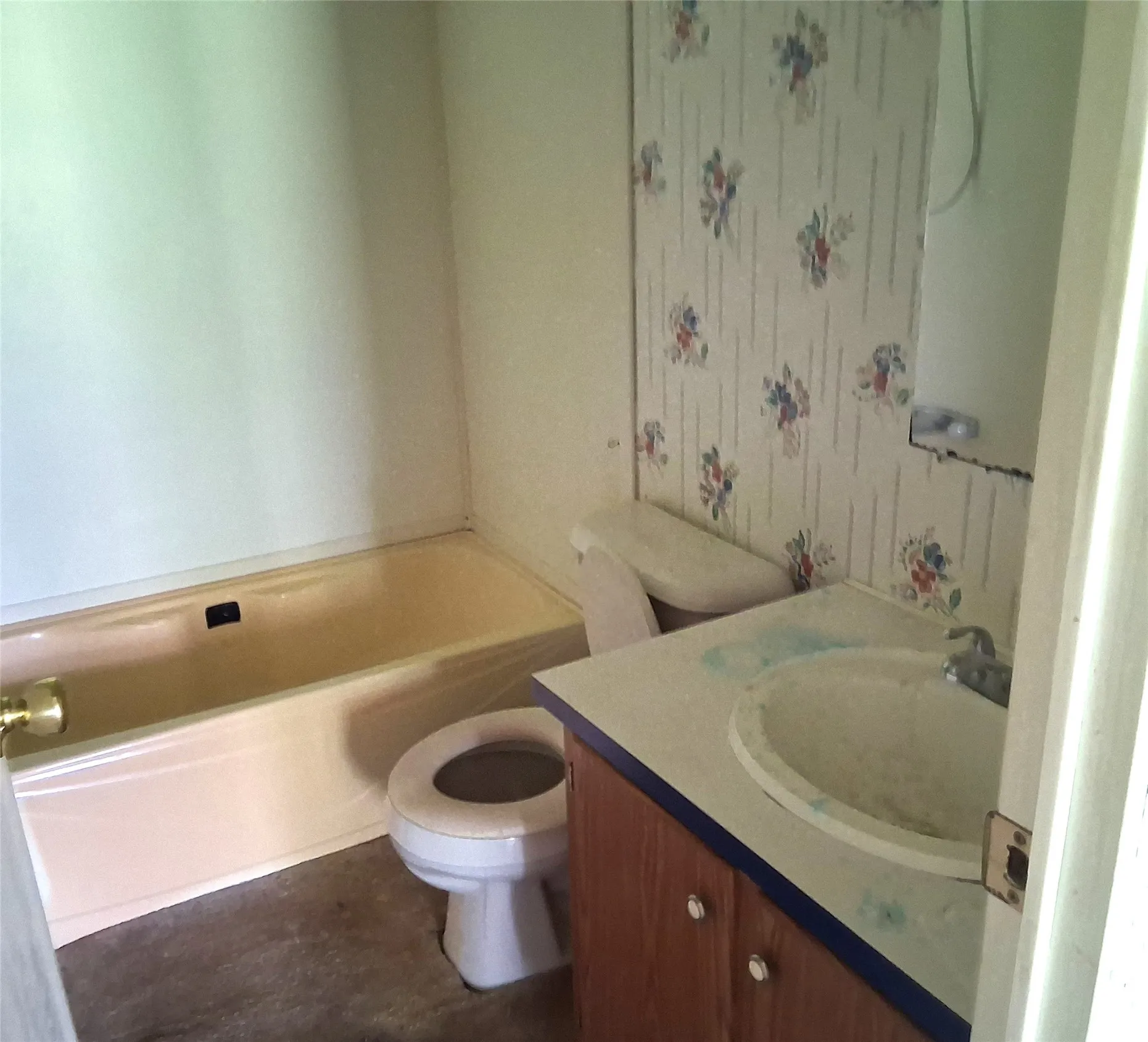 Single Family Residence For Sale in Gregg County , 4207 State Highway 42, Kilgore, Texas 75662, 3 Bedroom, 2 Bathroom, Garage spaces, 1,848 Sqft, built in 1997, mls#21382355, Real Estate Agent in Kilgore, Homes For Sale in Gregg county, Homes For Sale in Kilgore, Realtor in Kilgore Texas, Real Estate Brokerage Independent Realty Texas, Luminita Cordes Realtor