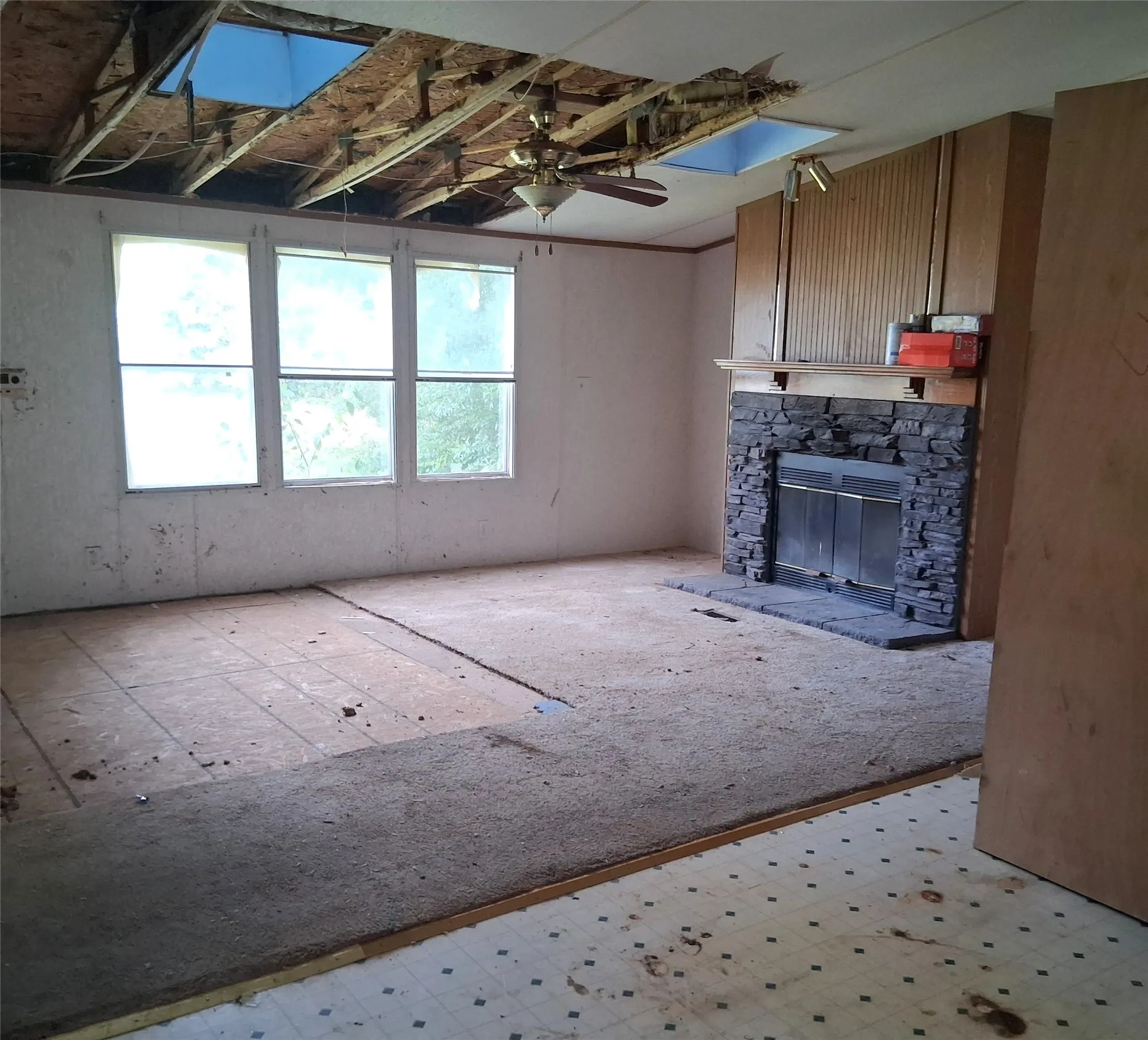 Single Family Residence For Sale in Gregg County , 4207 State Highway 42, Kilgore, Texas 75662, 3 Bedroom, 2 Bathroom, Garage spaces, 1,848 Sqft, built in 1997, mls#21382355, Real Estate Agent in Kilgore, Homes For Sale in Gregg county, Homes For Sale in Kilgore, Realtor in Kilgore Texas, Real Estate Brokerage Independent Realty Texas, Luminita Cordes Realtor