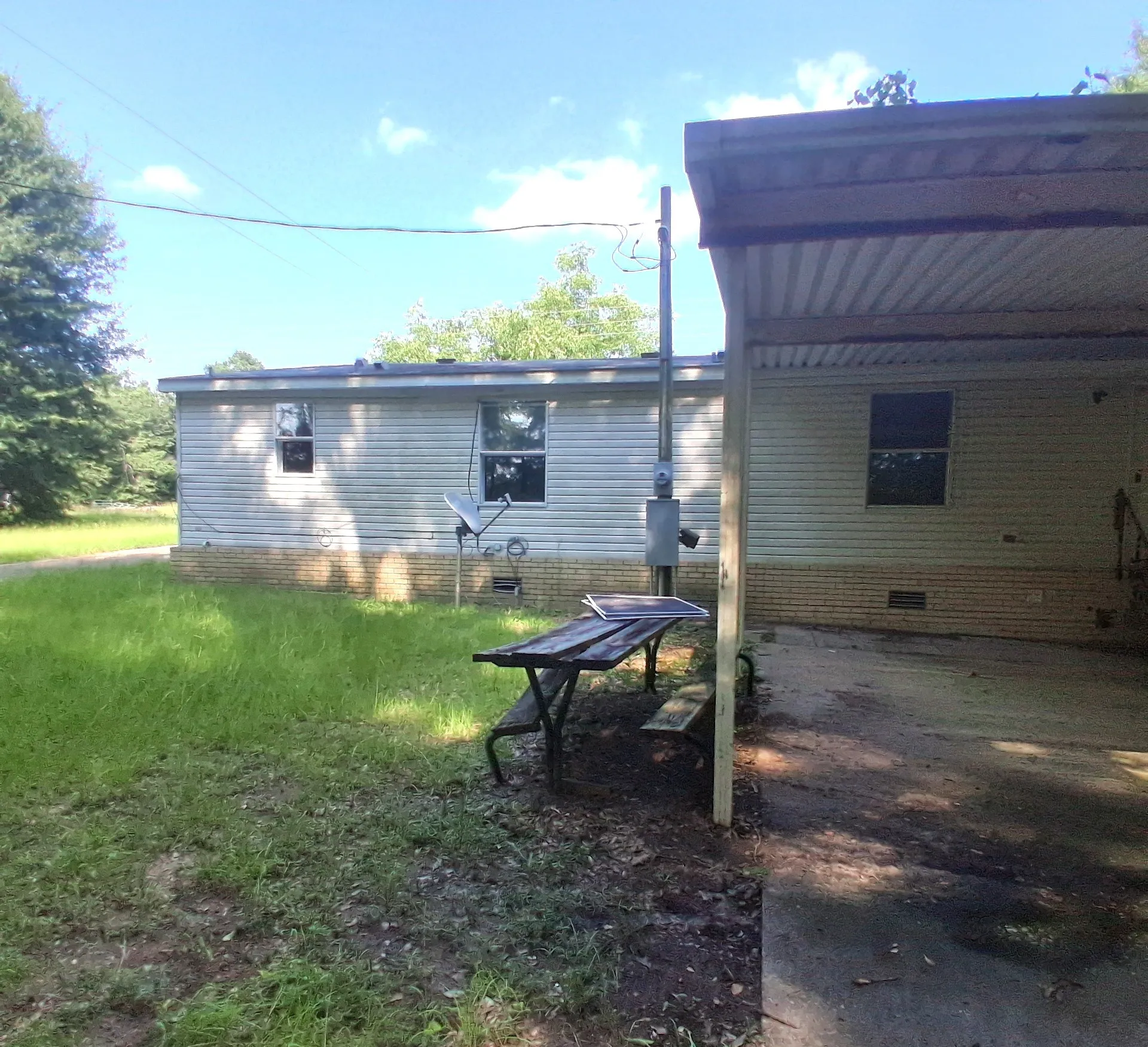 Single Family Residence For Sale in Gregg County , 4207 State Highway 42, Kilgore, Texas 75662, 3 Bedroom, 2 Bathroom, Garage spaces, 1,848 Sqft, built in 1997, mls#21382355, Real Estate Agent in Kilgore, Homes For Sale in Gregg county, Homes For Sale in Kilgore, Realtor in Kilgore Texas, Real Estate Brokerage Independent Realty Texas, Luminita Cordes Realtor