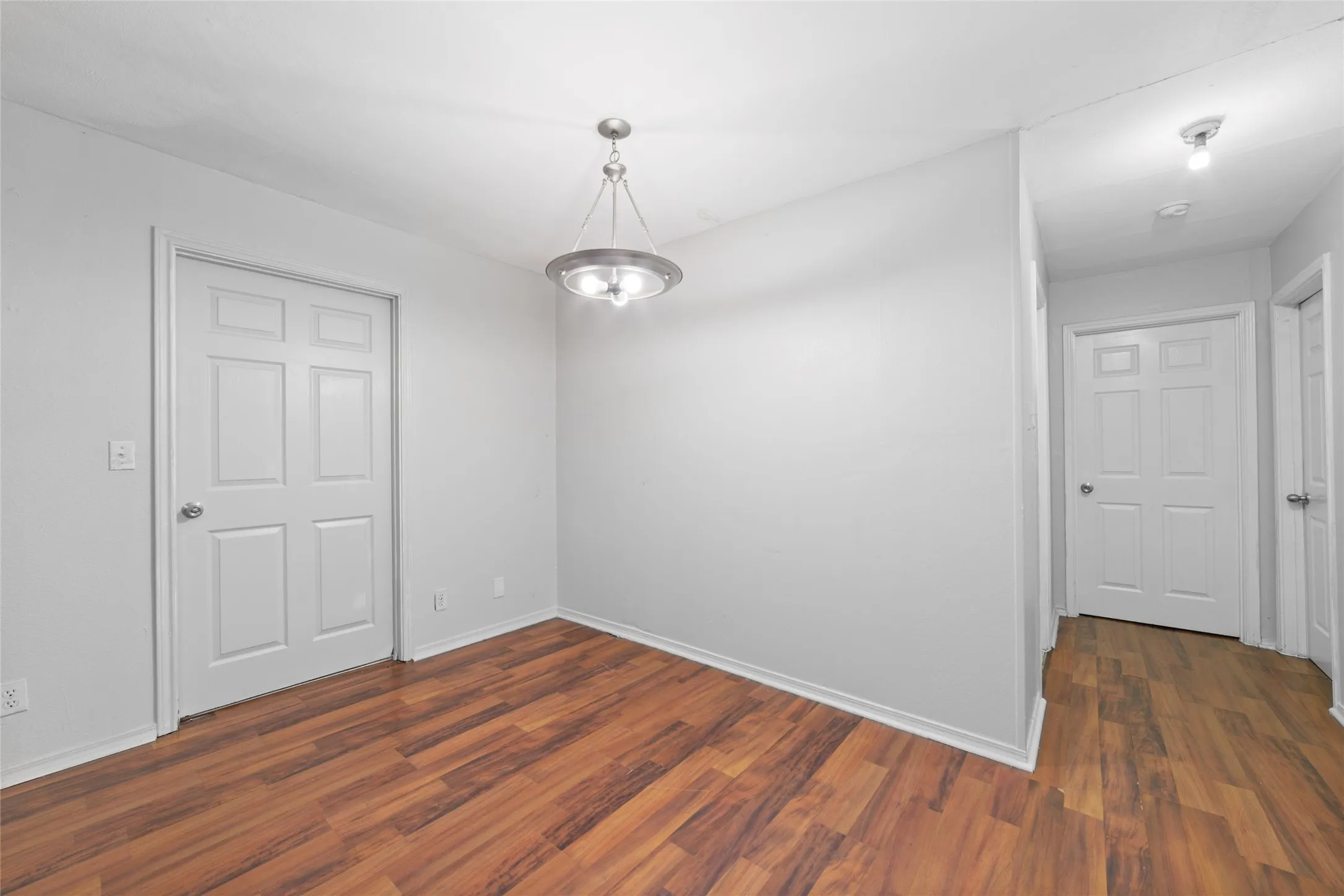 Single Family Residence For Rent in Harris County , 11715 Almeda Genoa Road, Houston, Texas 77034, 3 Bedroom, 1 Bathroom, 1 Garage spaces, 1,524 Sqft, built in 1957, mls#21382867, Real Estate Agent in Houston, Homes For Rent in Harris county, Homes For Rent in Houston, Realtor in Houston Texas, Real Estate Brokerage Independent Realty Texas, Luminita Cordes Realtor