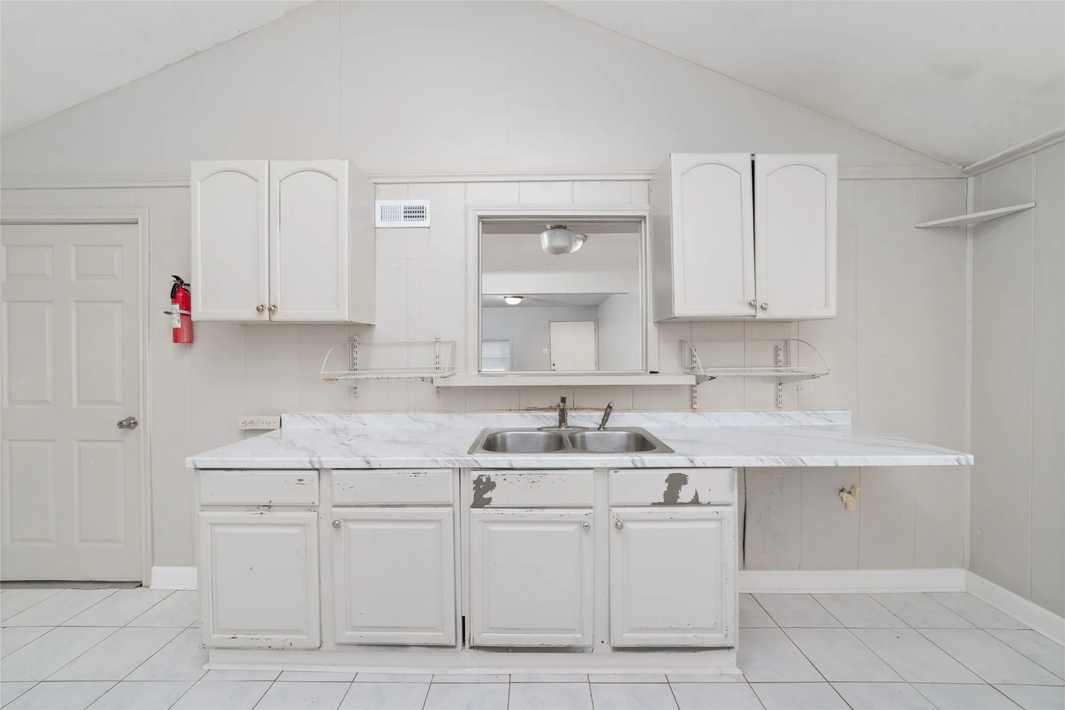 Single Family Residence For Rent in Harris County , 11715 Almeda Genoa Road, Houston, Texas 77034, 3 Bedroom, 1 Bathroom, 1 Garage spaces, 1,524 Sqft, built in 1957, mls#21382867, Real Estate Agent in Houston, Homes For Rent in Harris county, Homes For Rent in Houston, Realtor in Houston Texas, Real Estate Brokerage Independent Realty Texas, Luminita Cordes Realtor