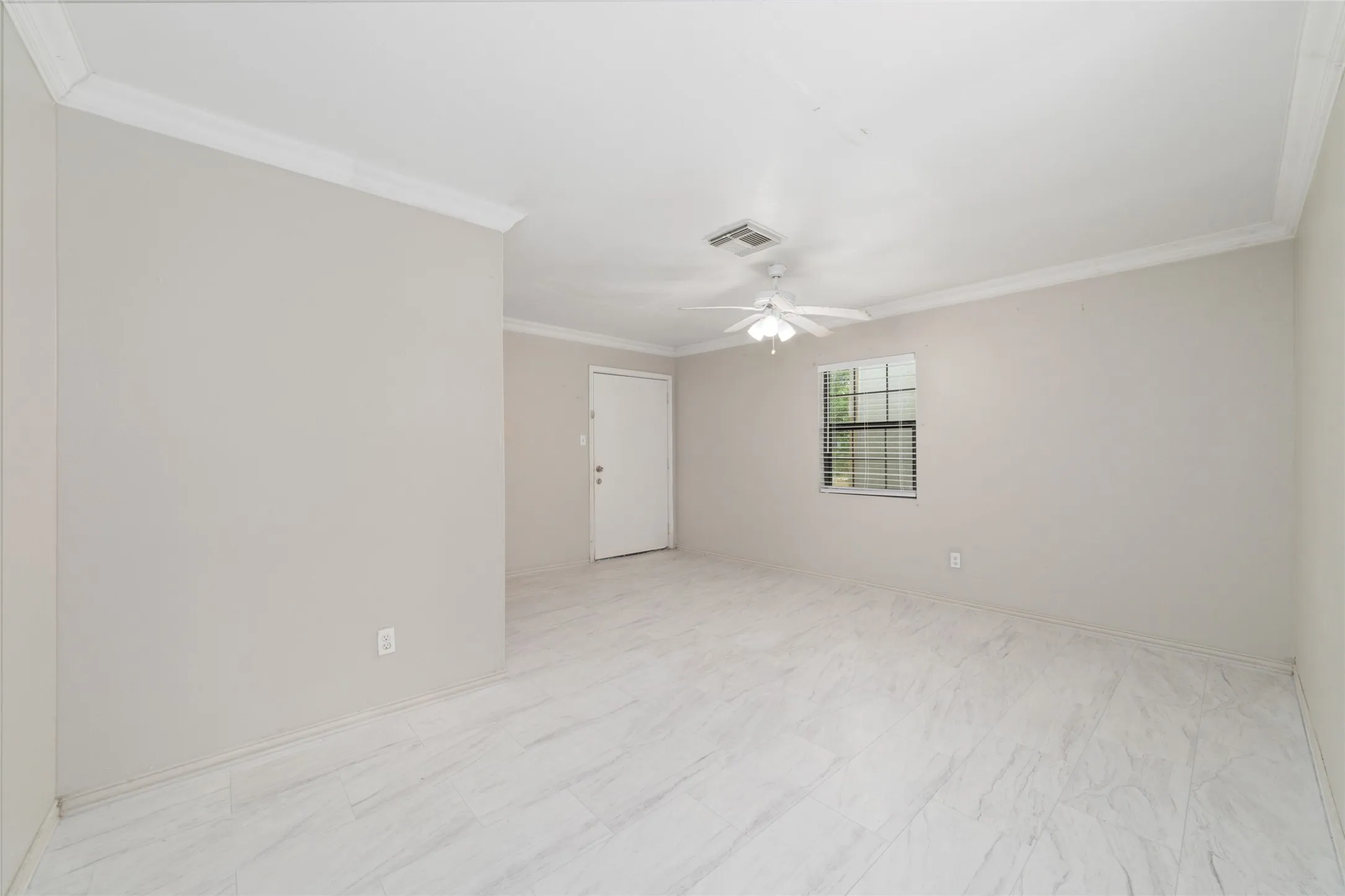 Single Family Residence For Rent in Harris County , 11715 Almeda Genoa Road, Houston, Texas 77034, 3 Bedroom, 1 Bathroom, 1 Garage spaces, 1,524 Sqft, built in 1957, mls#21382867, Real Estate Agent in Houston, Homes For Rent in Harris county, Homes For Rent in Houston, Realtor in Houston Texas, Real Estate Brokerage Independent Realty Texas, Luminita Cordes Realtor