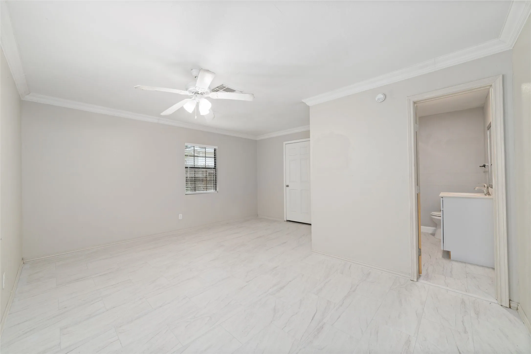 Single Family Residence For Rent in Harris County , 11715 Almeda Genoa Road, Houston, Texas 77034, 3 Bedroom, 1 Bathroom, 1 Garage spaces, 1,524 Sqft, built in 1957, mls#21382867, Real Estate Agent in Houston, Homes For Rent in Harris county, Homes For Rent in Houston, Realtor in Houston Texas, Real Estate Brokerage Independent Realty Texas, Luminita Cordes Realtor