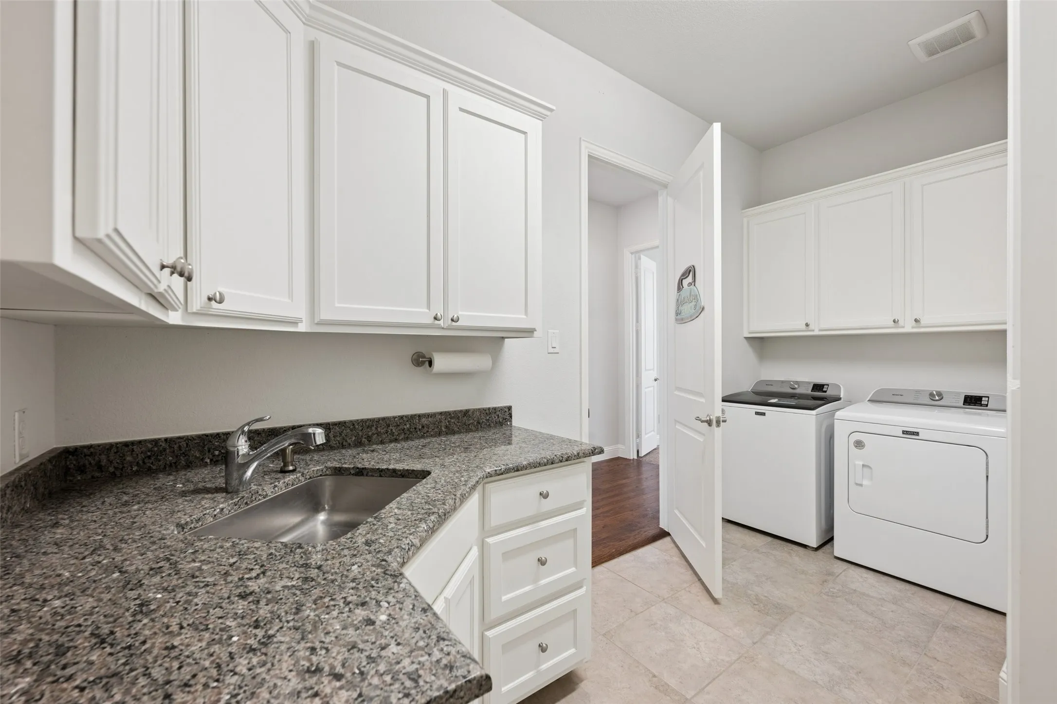 Single Family Residence For Sale in Collin County , 2631 Seabiscuit Road, Celina, Texas 75009, 5 Bedroom, 7 Bathroom, 3 Garage spaces, 4,895 Sqft, built in 2017, mls#21374950, Real Estate Agent in Celina, Homes For Sale in Collin county, Homes For Sale in Celina, Realtor in Celina Texas, Real Estate Brokerage Independent Realty Texas, Luminita Cordes Realtor