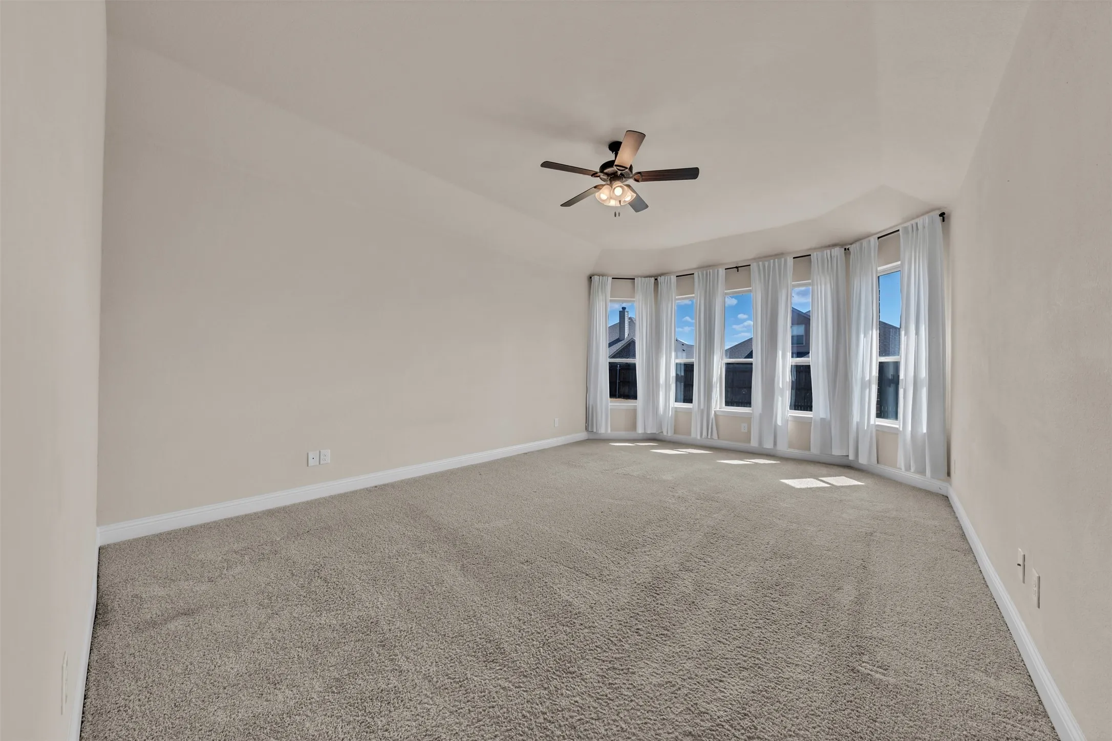 Single Family Residence For Sale in Johnson County , 112 Constitution Drive, Joshua, Texas 76058, 4 Bedroom, 2 Bathroom, 2 Garage spaces, 2,121 Sqft, built in 2022, mls#21382407, Real Estate Agent in Joshua, Homes For Sale in Johnson county, Homes For Sale in Joshua, Realtor in Joshua Texas, Real Estate Brokerage Independent Realty Texas, Luminita Cordes Realtor