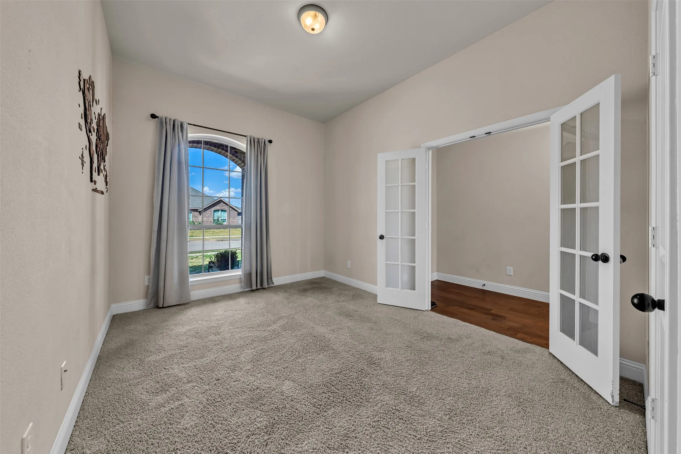 4th Bedroom or Office w/walk in closet