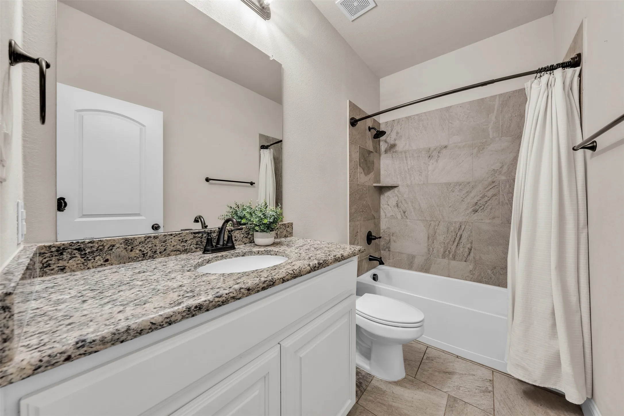 Single Family Residence For Sale in Johnson County , 112 Constitution Drive, Joshua, Texas 76058, 4 Bedroom, 2 Bathroom, 2 Garage spaces, 2,121 Sqft, built in 2022, mls#21382407, Real Estate Agent in Joshua, Homes For Sale in Johnson county, Homes For Sale in Joshua, Realtor in Joshua Texas, Real Estate Brokerage Independent Realty Texas, Luminita Cordes Realtor