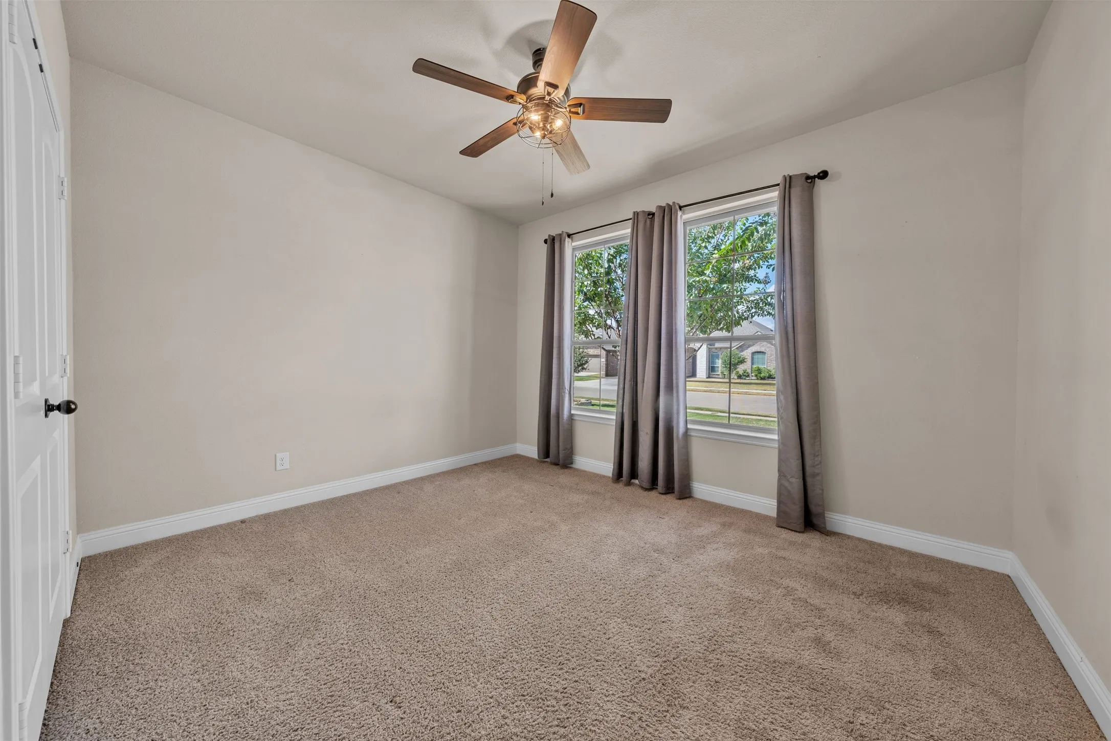 Single Family Residence For Sale in Johnson County , 112 Constitution Drive, Joshua, Texas 76058, 4 Bedroom, 2 Bathroom, 2 Garage spaces, 2,121 Sqft, built in 2022, mls#21382407, Real Estate Agent in Joshua, Homes For Sale in Johnson county, Homes For Sale in Joshua, Realtor in Joshua Texas, Real Estate Brokerage Independent Realty Texas, Luminita Cordes Realtor