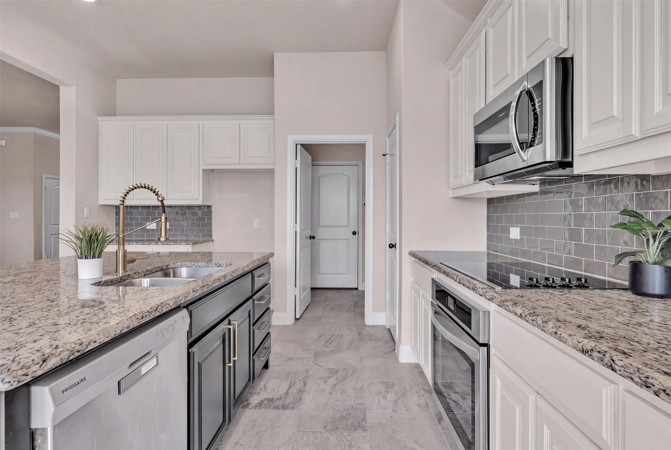 Single Family Residence For Sale in Johnson County , 112 Constitution Drive, Joshua, Texas 76058, 4 Bedroom, 2 Bathroom, 2 Garage spaces, 2,121 Sqft, built in 2022, mls#21382407, Real Estate Agent in Joshua, Homes For Sale in Johnson county, Homes For Sale in Joshua, Realtor in Joshua Texas, Real Estate Brokerage Independent Realty Texas, Luminita Cordes Realtor