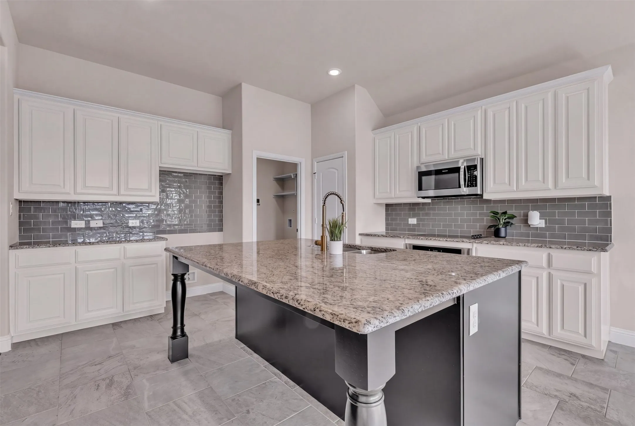 Single Family Residence For Sale in Johnson County , 112 Constitution Drive, Joshua, Texas 76058, 4 Bedroom, 2 Bathroom, 2 Garage spaces, 2,121 Sqft, built in 2022, mls#21382407, Real Estate Agent in Joshua, Homes For Sale in Johnson county, Homes For Sale in Joshua, Realtor in Joshua Texas, Real Estate Brokerage Independent Realty Texas, Luminita Cordes Realtor