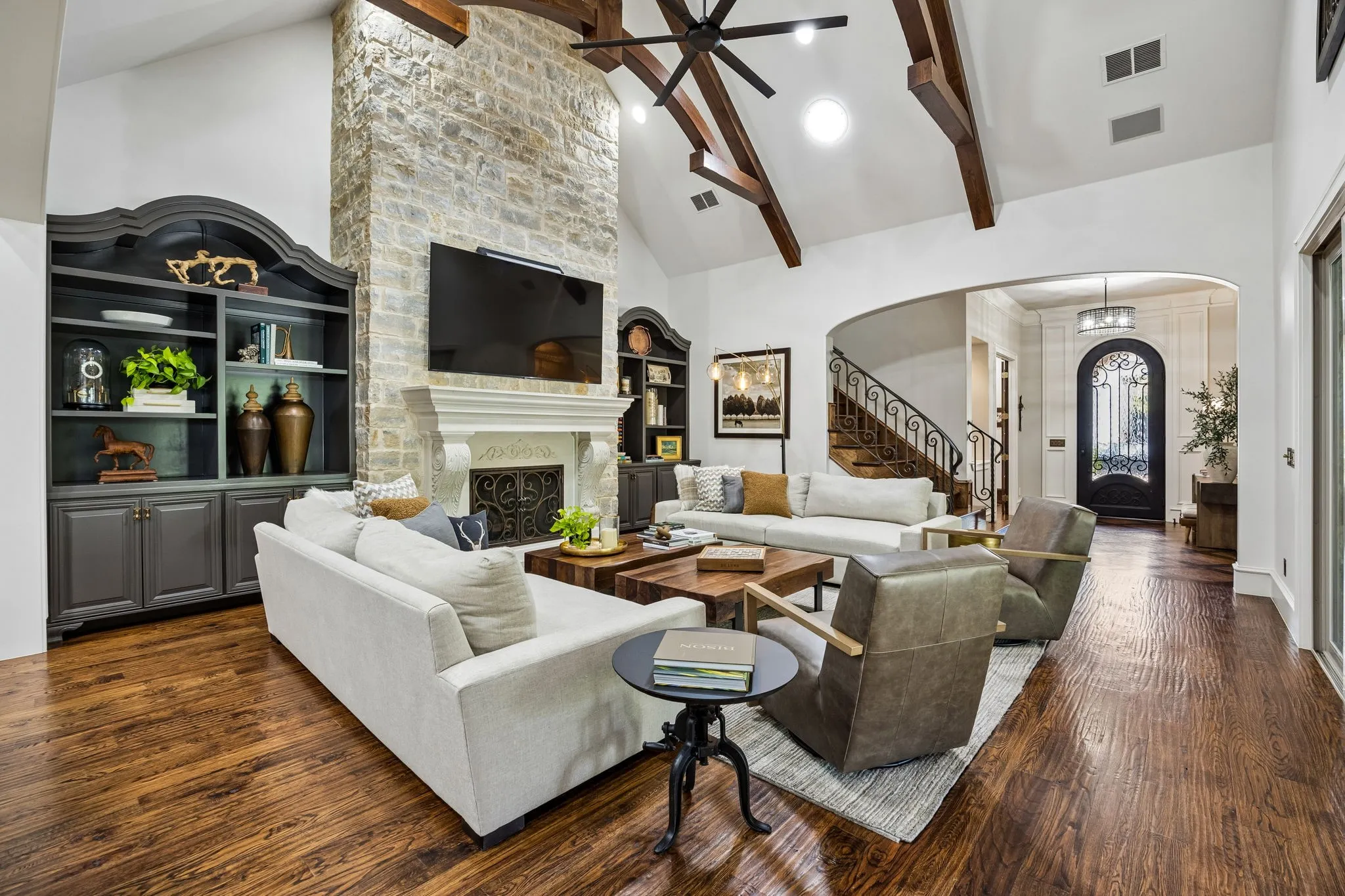 Single Family Residence For Sale in Tarrant County , 1817 Saint Philip Avenue, Southlake, Texas 76092, 4 Bedroom, 4 Bathroom, 4 Garage spaces, 4,055 Sqft, built in 2013, mls#21382855, Real Estate Agent in Southlake, Homes For Sale in Tarrant county, Homes For Sale in Southlake, Realtor in Southlake Texas, Real Estate Brokerage Independent Realty Texas, Luminita Cordes Realtor