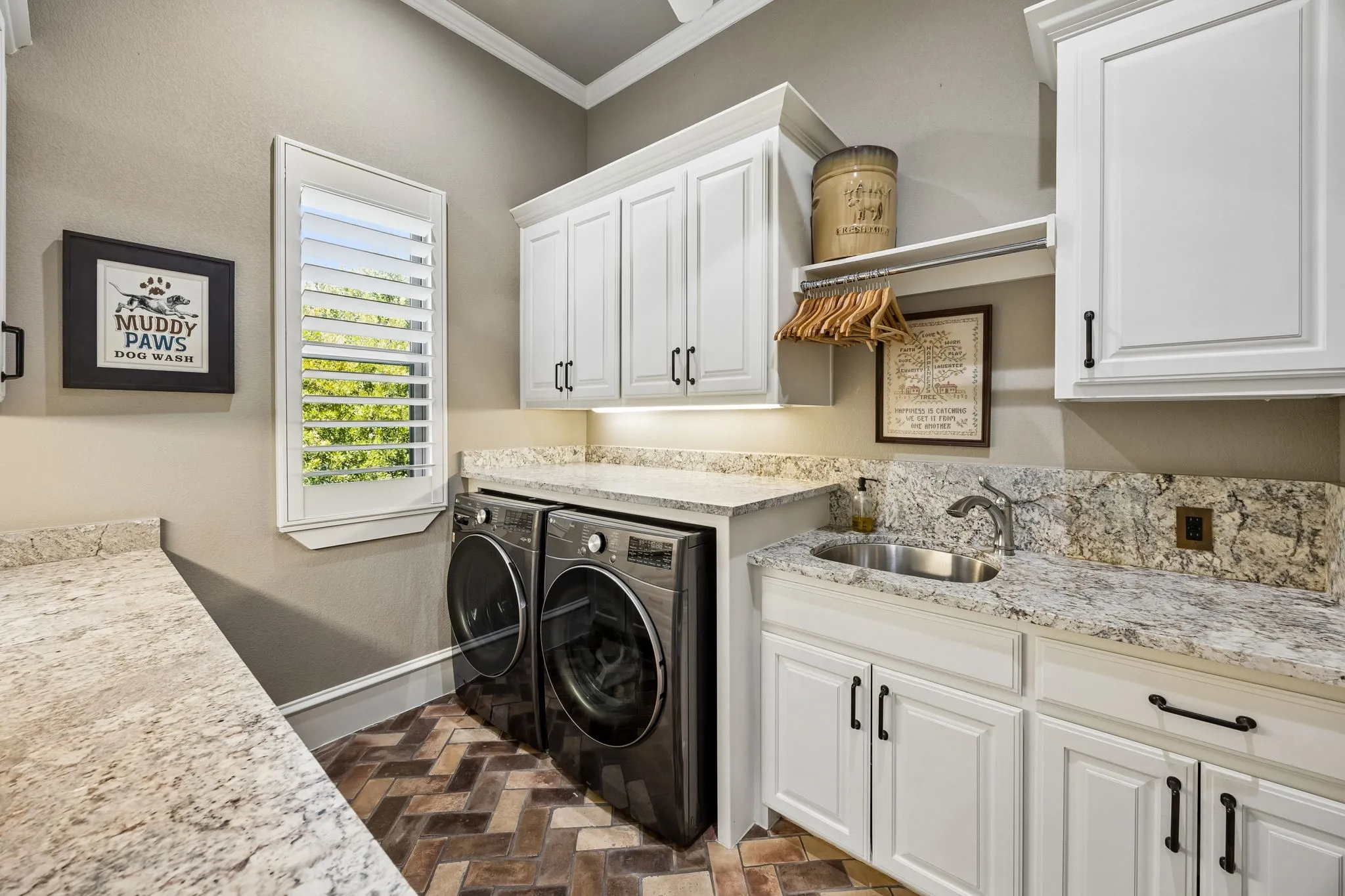 Single Family Residence For Sale in Tarrant County , 1817 Saint Philip Avenue, Southlake, Texas 76092, 4 Bedroom, 4 Bathroom, 4 Garage spaces, 4,055 Sqft, built in 2013, mls#21382855, Real Estate Agent in Southlake, Homes For Sale in Tarrant county, Homes For Sale in Southlake, Realtor in Southlake Texas, Real Estate Brokerage Independent Realty Texas, Luminita Cordes Realtor
