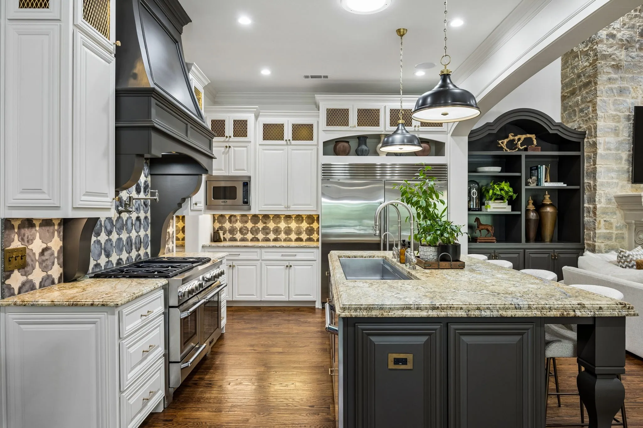 Single Family Residence For Sale in Tarrant County , 1817 Saint Philip Avenue, Southlake, Texas 76092, 4 Bedroom, 4 Bathroom, 4 Garage spaces, 4,055 Sqft, built in 2013, mls#21382855, Real Estate Agent in Southlake, Homes For Sale in Tarrant county, Homes For Sale in Southlake, Realtor in Southlake Texas, Real Estate Brokerage Independent Realty Texas, Luminita Cordes Realtor