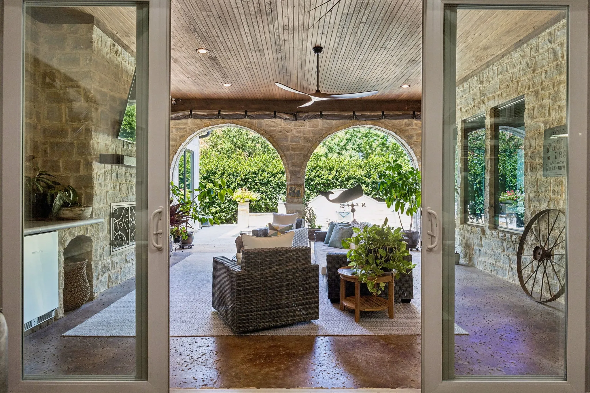 Single Family Residence For Sale in Tarrant County , 1817 Saint Philip Avenue, Southlake, Texas 76092, 4 Bedroom, 4 Bathroom, 4 Garage spaces, 4,055 Sqft, built in 2013, mls#21382855, Real Estate Agent in Southlake, Homes For Sale in Tarrant county, Homes For Sale in Southlake, Realtor in Southlake Texas, Real Estate Brokerage Independent Realty Texas, Luminita Cordes Realtor