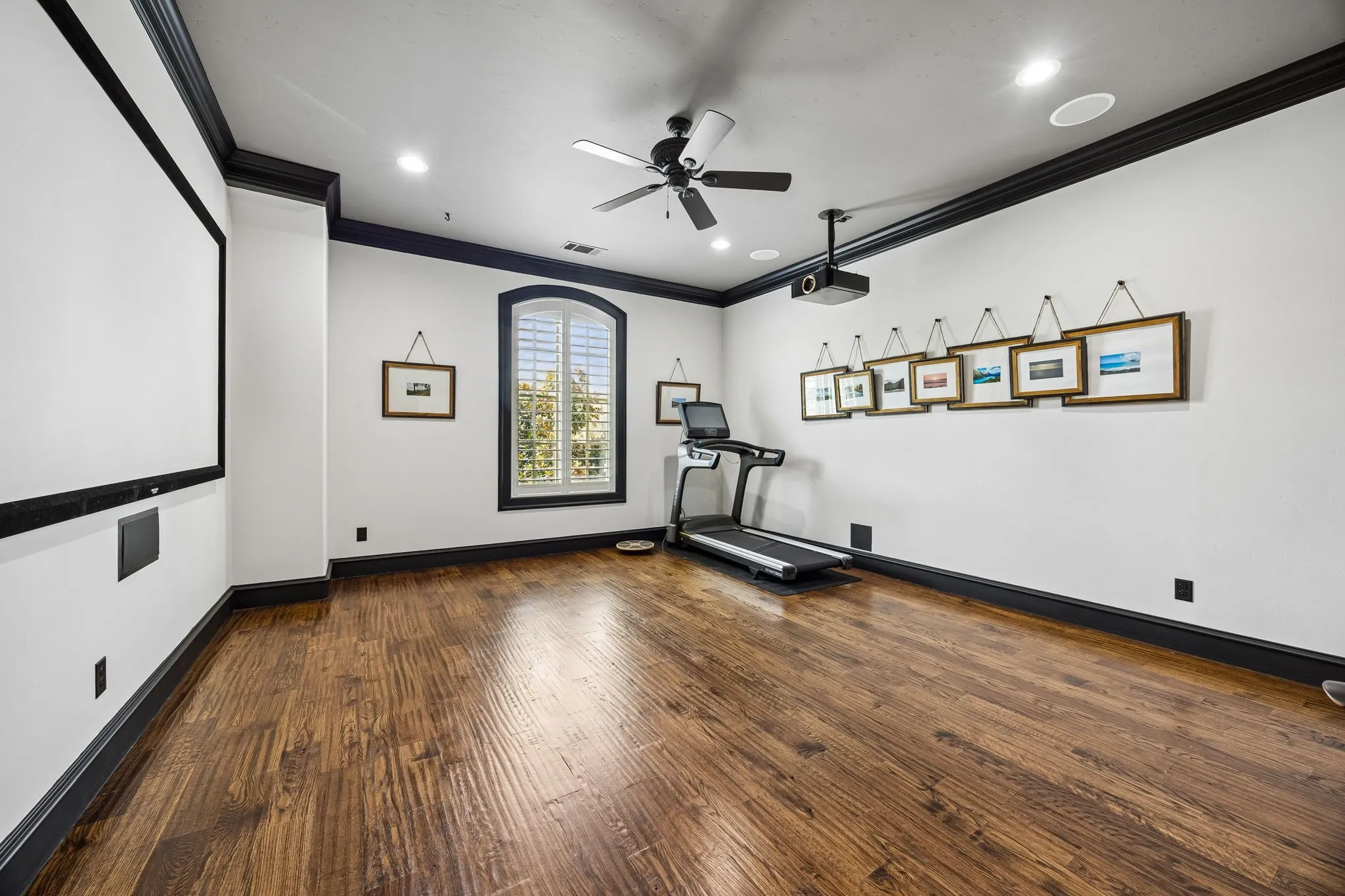 Single Family Residence For Sale in Tarrant County , 1817 Saint Philip Avenue, Southlake, Texas 76092, 4 Bedroom, 4 Bathroom, 4 Garage spaces, 4,055 Sqft, built in 2013, mls#21382855, Real Estate Agent in Southlake, Homes For Sale in Tarrant county, Homes For Sale in Southlake, Realtor in Southlake Texas, Real Estate Brokerage Independent Realty Texas, Luminita Cordes Realtor