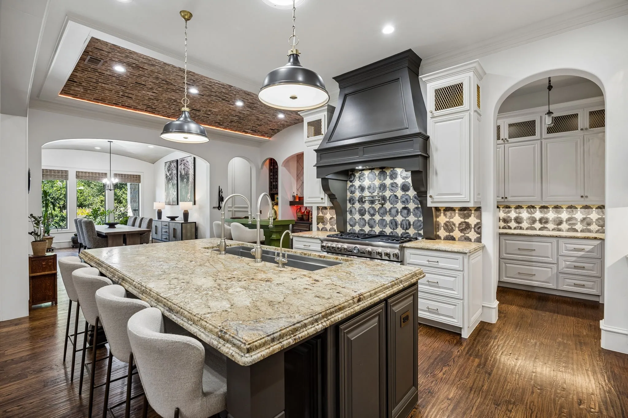 Single Family Residence For Sale in Tarrant County , 1817 Saint Philip Avenue, Southlake, Texas 76092, 4 Bedroom, 4 Bathroom, 4 Garage spaces, 4,055 Sqft, built in 2013, mls#21382855, Real Estate Agent in Southlake, Homes For Sale in Tarrant county, Homes For Sale in Southlake, Realtor in Southlake Texas, Real Estate Brokerage Independent Realty Texas, Luminita Cordes Realtor
