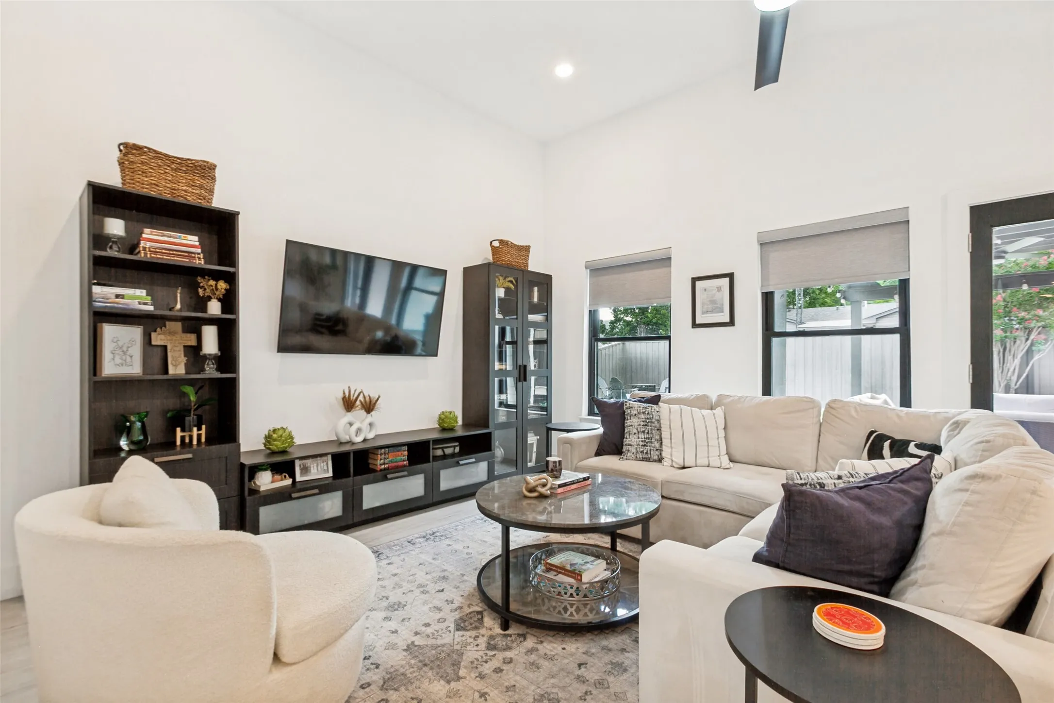 Single Family Residence For Sale in Collin County , 411 Ridgewood Drive, Richardson, Texas 75080, 5 Bedroom, 4 Bathroom, 2 Garage spaces, 3,280 Sqft, built in 1967, mls#21382884, Real Estate Agent in Richardson, Homes For Sale in Collin county, Homes For Sale in Richardson, Realtor in Richardson Texas, Real Estate Brokerage Independent Realty Texas, Luminita Cordes Realtor
