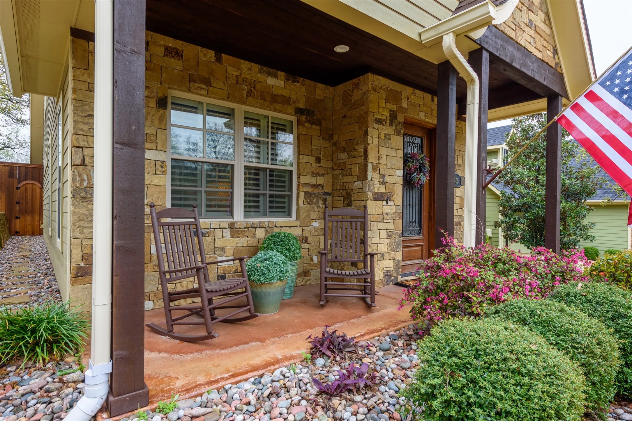 Single Family Residence For Sale in Denton County , 405 Dallas Street, Argyle, Texas 76226, 3 Bedroom, 3 Bathroom, 2 Garage spaces, 2,587 Sqft, built in 2008, mls#21382716, Real Estate Agent in Argyle, Homes For Sale in Denton county, Homes For Sale in Argyle, Realtor in Argyle Texas, Real Estate Brokerage Independent Realty Texas, Luminita Cordes Realtor