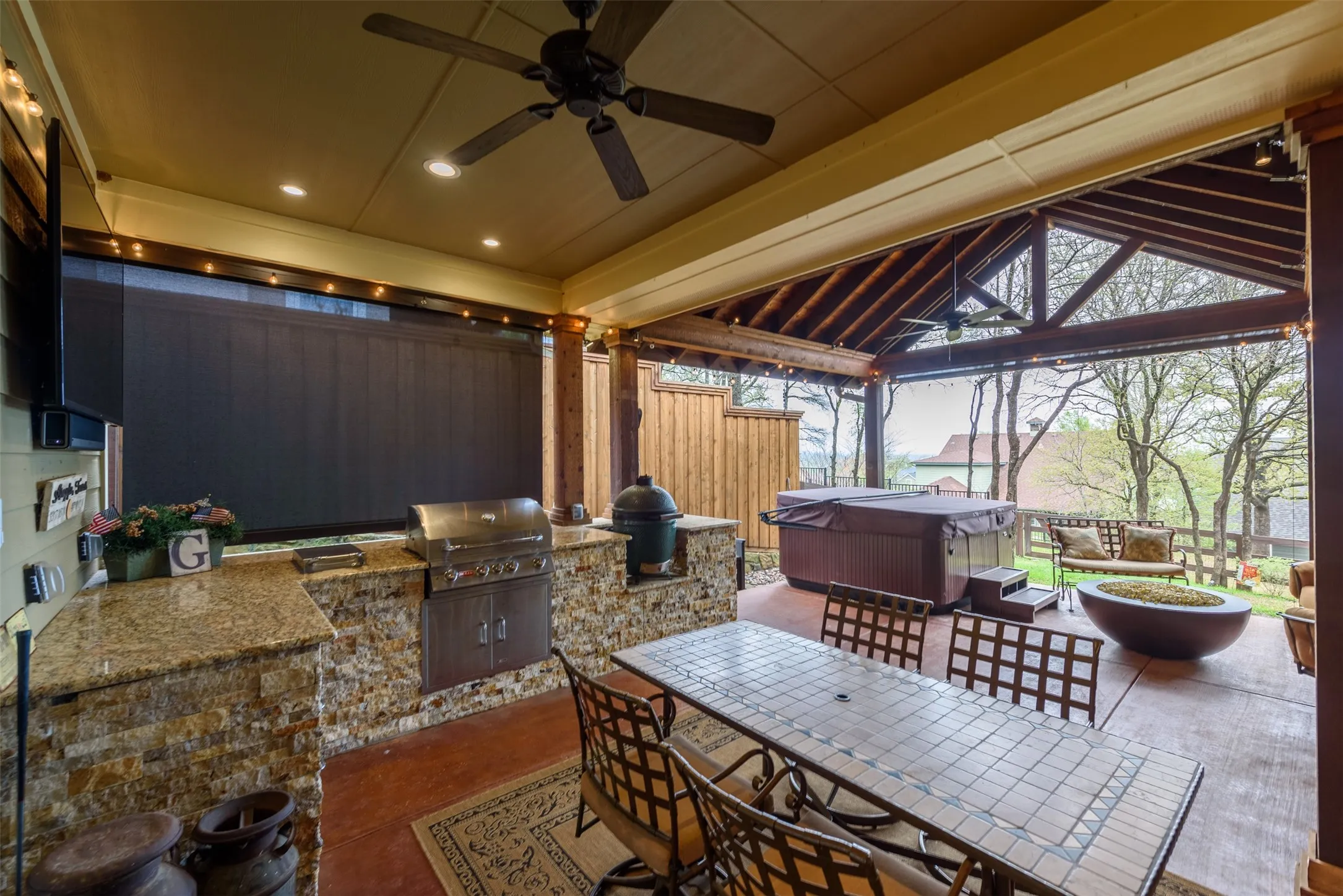Single Family Residence For Sale in Denton County , 405 Dallas Street, Argyle, Texas 76226, 3 Bedroom, 3 Bathroom, 2 Garage spaces, 2,587 Sqft, built in 2008, mls#21382716, Real Estate Agent in Argyle, Homes For Sale in Denton county, Homes For Sale in Argyle, Realtor in Argyle Texas, Real Estate Brokerage Independent Realty Texas, Luminita Cordes Realtor