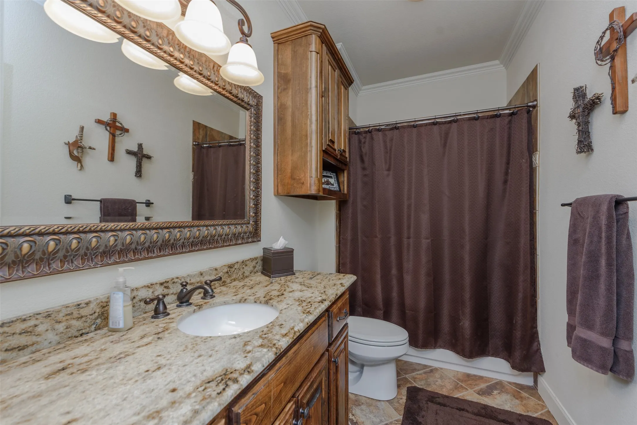 Single Family Residence For Sale in Denton County , 405 Dallas Street, Argyle, Texas 76226, 3 Bedroom, 3 Bathroom, 2 Garage spaces, 2,587 Sqft, built in 2008, mls#21382716, Real Estate Agent in Argyle, Homes For Sale in Denton county, Homes For Sale in Argyle, Realtor in Argyle Texas, Real Estate Brokerage Independent Realty Texas, Luminita Cordes Realtor