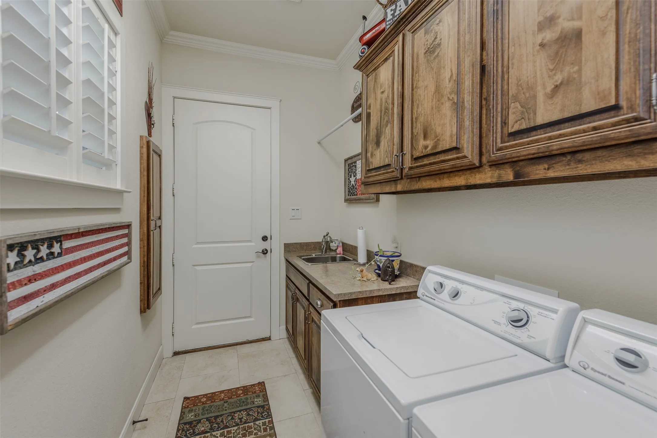 Single Family Residence For Sale in Denton County , 405 Dallas Street, Argyle, Texas 76226, 3 Bedroom, 3 Bathroom, 2 Garage spaces, 2,587 Sqft, built in 2008, mls#21382716, Real Estate Agent in Argyle, Homes For Sale in Denton county, Homes For Sale in Argyle, Realtor in Argyle Texas, Real Estate Brokerage Independent Realty Texas, Luminita Cordes Realtor